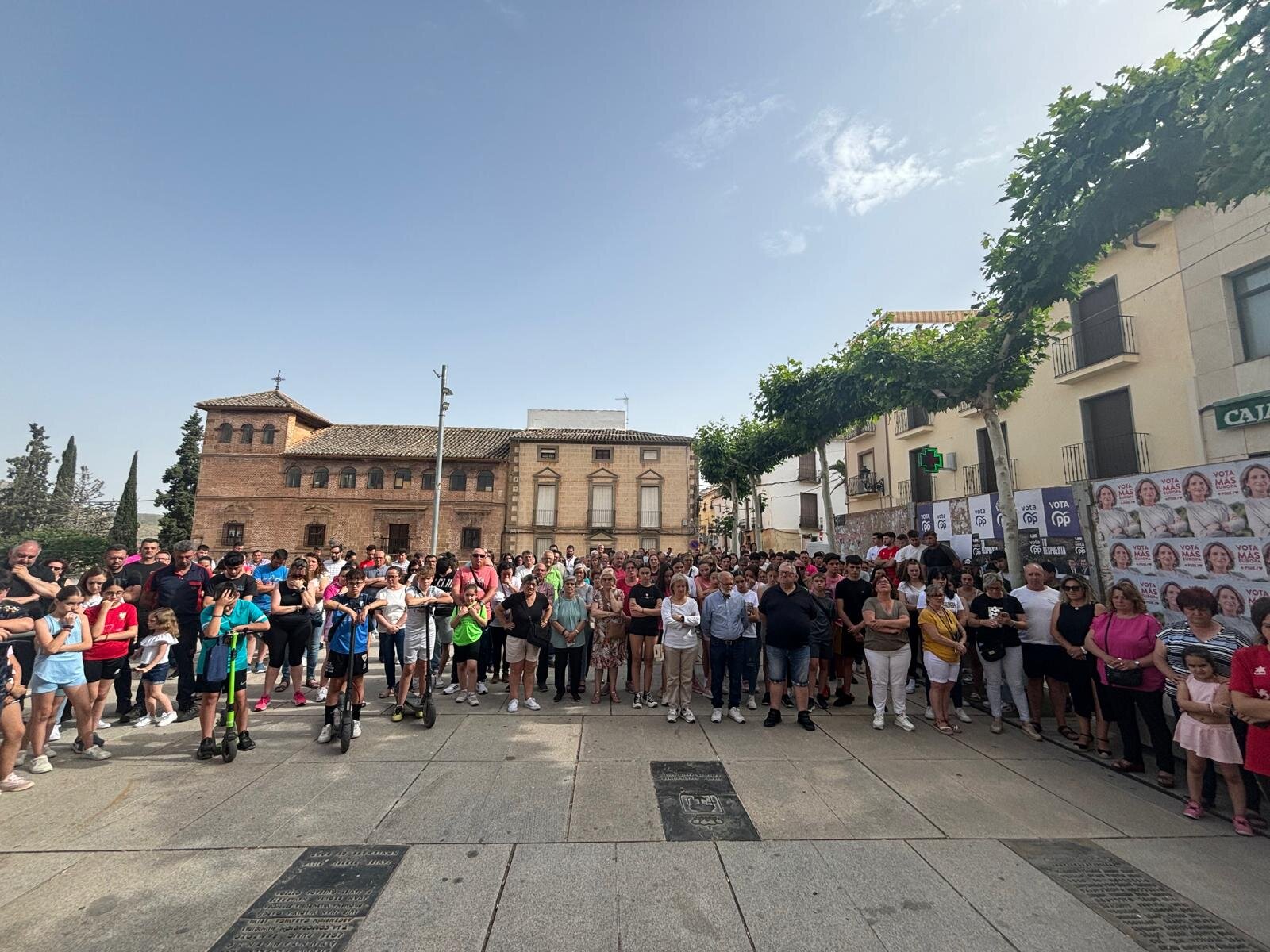 Concentración en Cabra del Santo Cristo por la muerte del joven Pablo