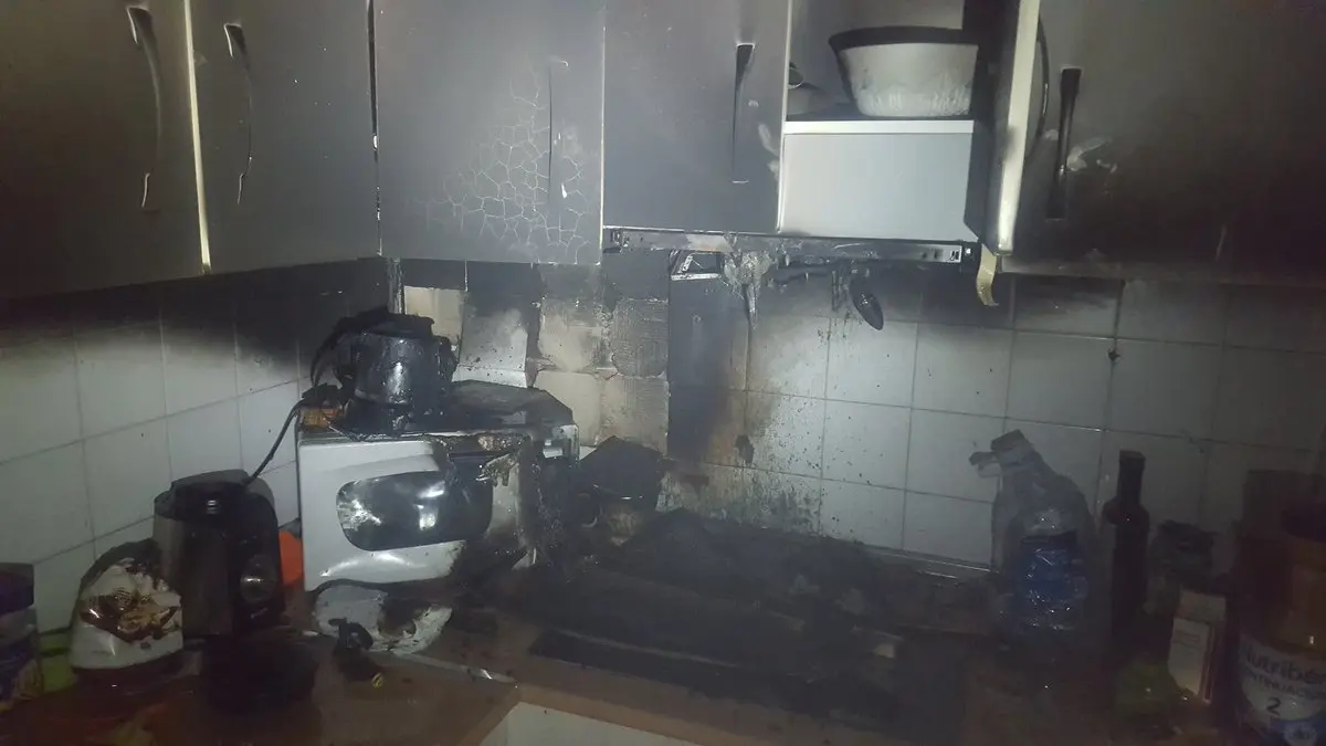 Dados de alta el padre y el hijo afectados por el incendio de su cocina
