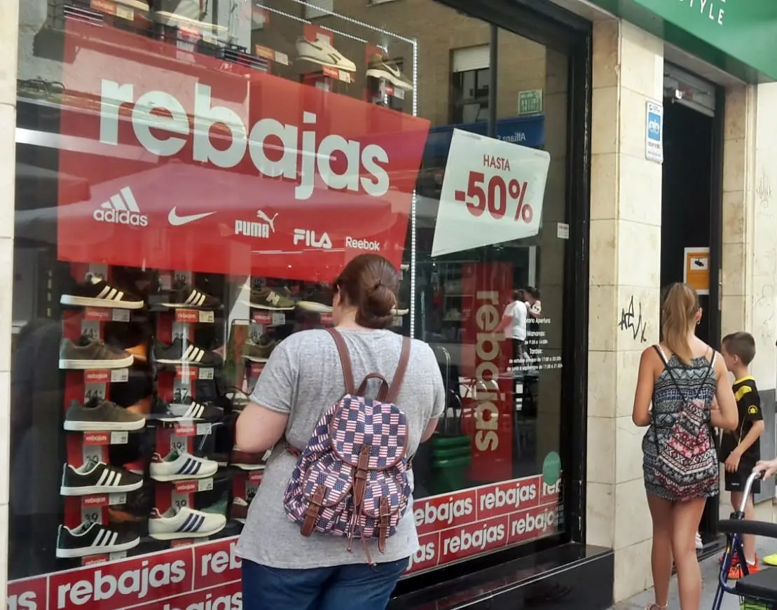 Los jiennenses, de los andaluces que menos gastan en las rebajas de verano