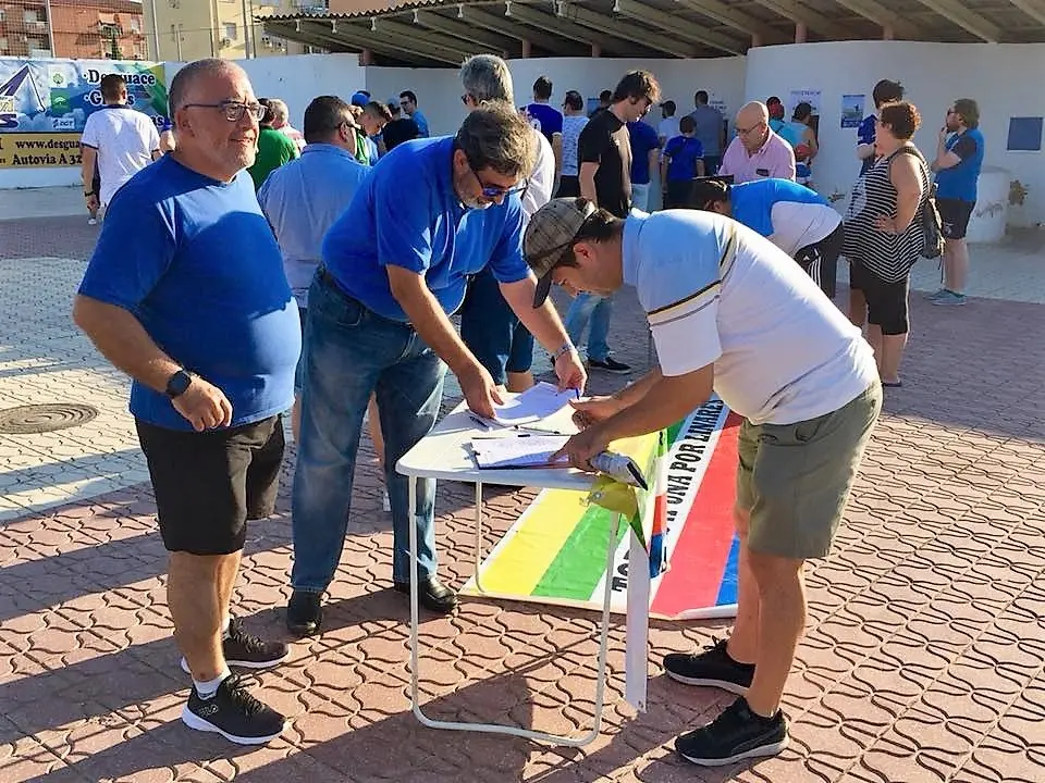 Expulsan a un militante del PSOE por pedir un voto protesta contra ...