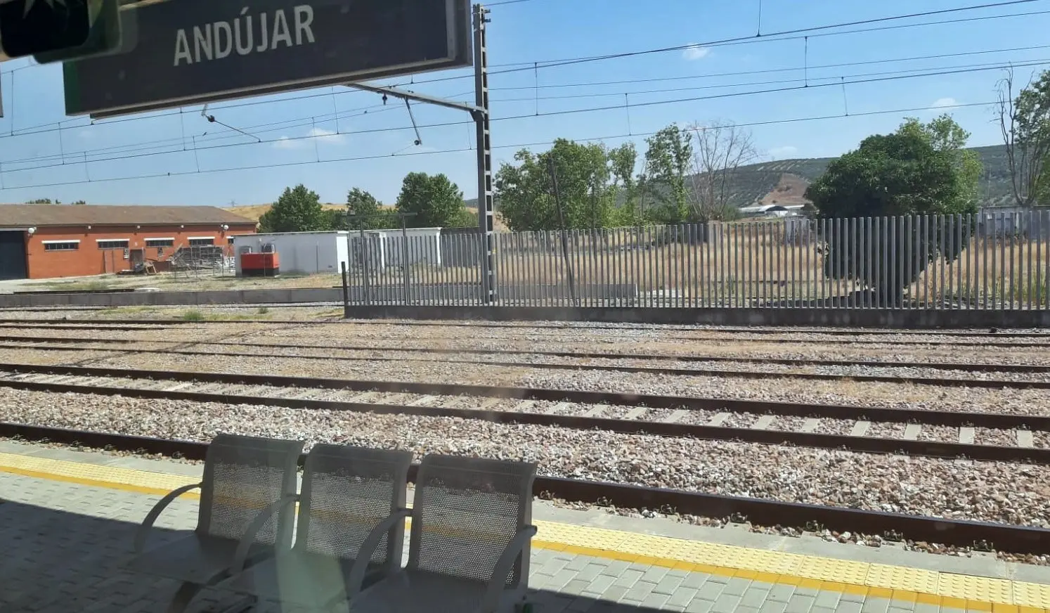 Los viajeros del Jaén-Madrid harán en autobús parte del trayecto desde el domingo