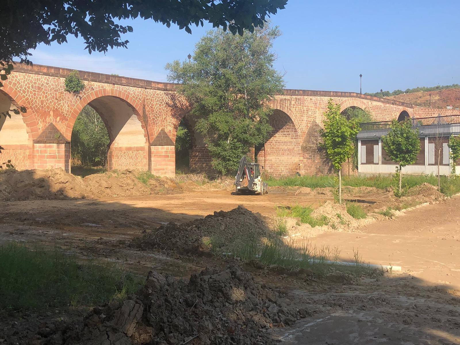 Marmolejo Mejora El Bosque Del Balneario En El Confinamiento Marmolejo Mejora El Bosque Del Balneario En El Confinamiento