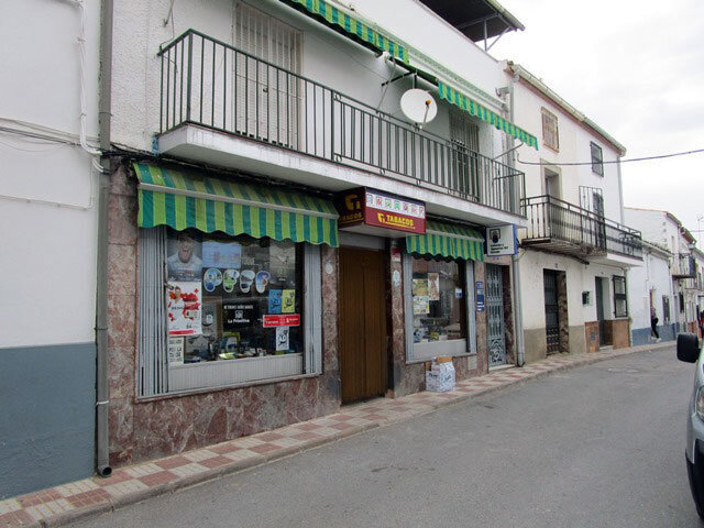 Parte del primer premio de la Lotería Nacional se vende en Mogón