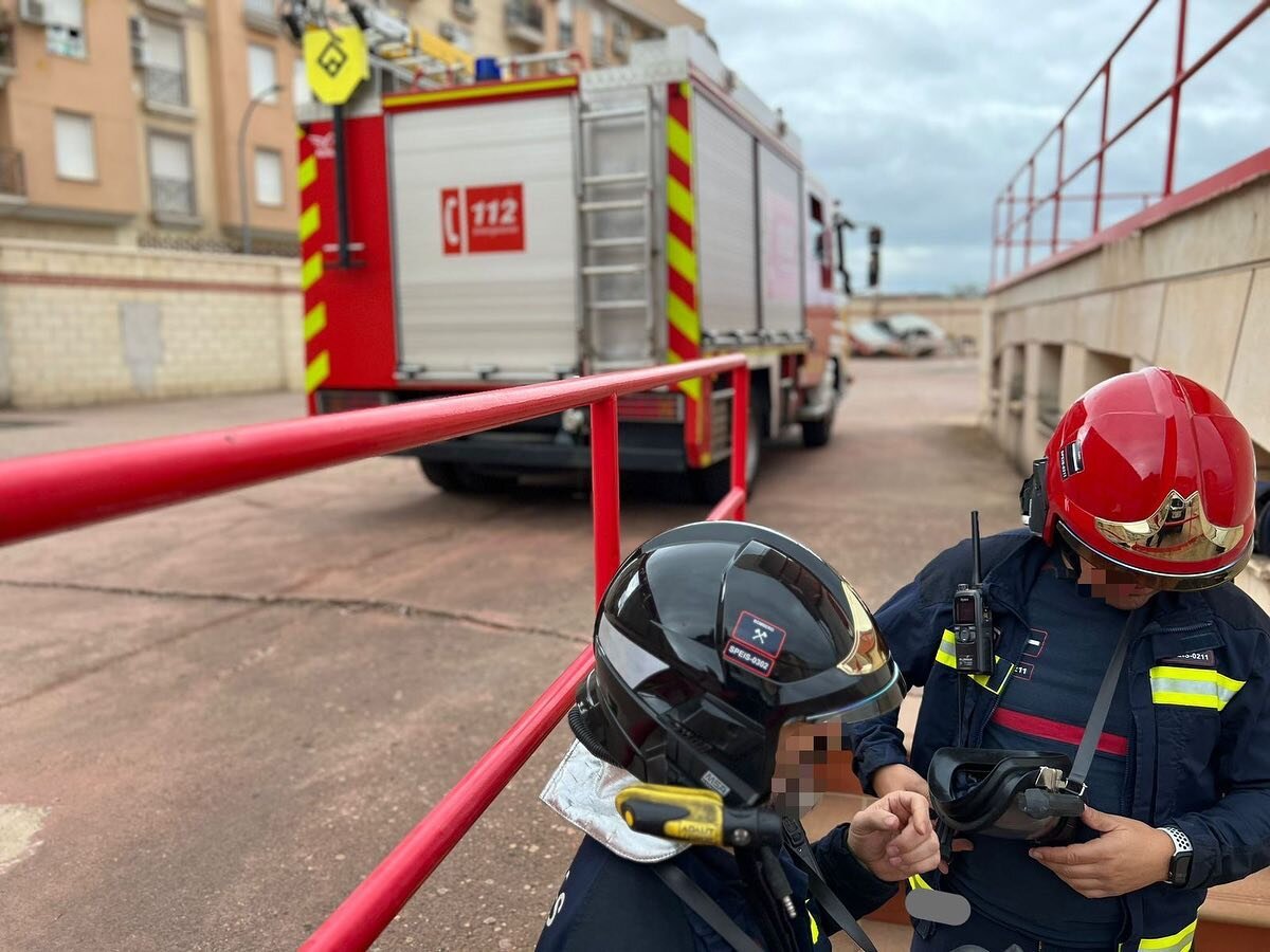 Dos afectados por inhalación de humo tras el incendio de una vivienda ...