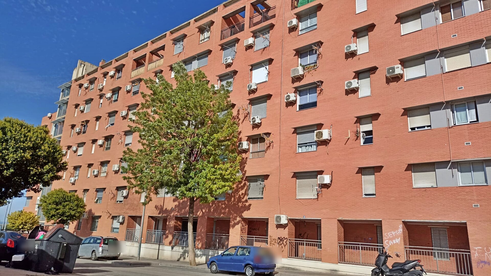 Investigan posibles enganches ilegales a la luz en las 101 viviendas