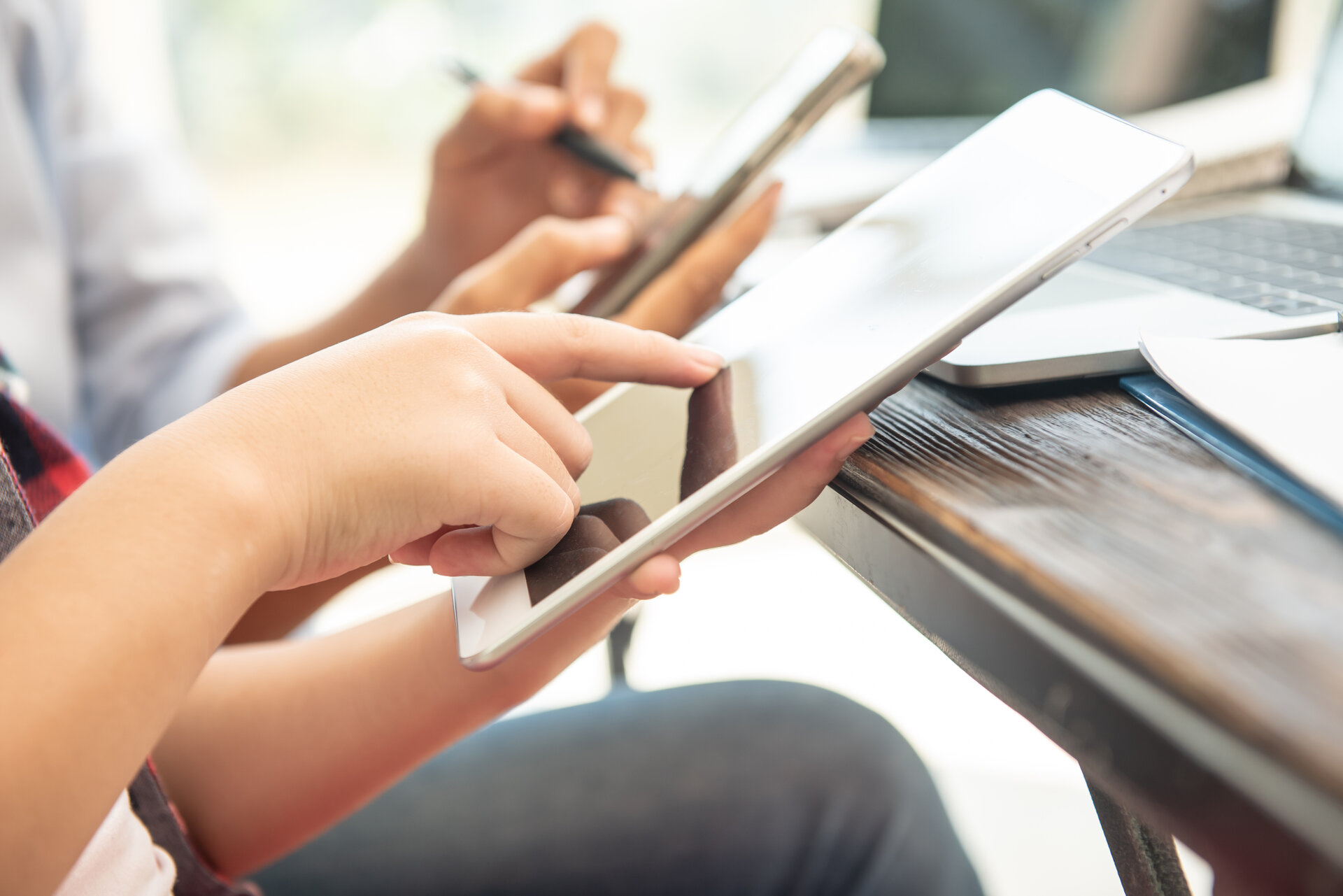 Brecha digital en Jaén: Cómo navegar de forma segura desde cualquier municipio