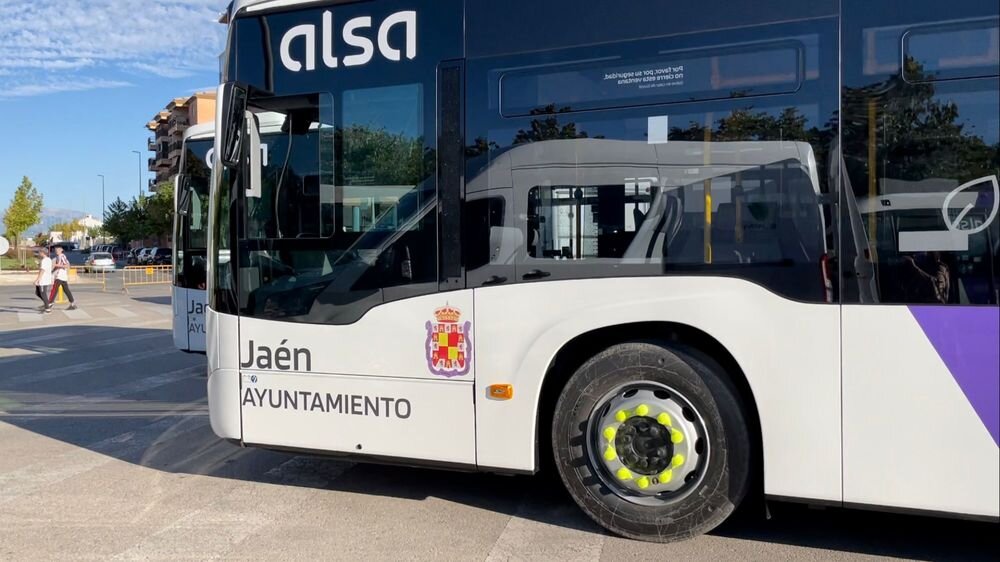 Jaén refuerza los autobuses de San Lucas con lanzaderas hasta las seis de la mañana