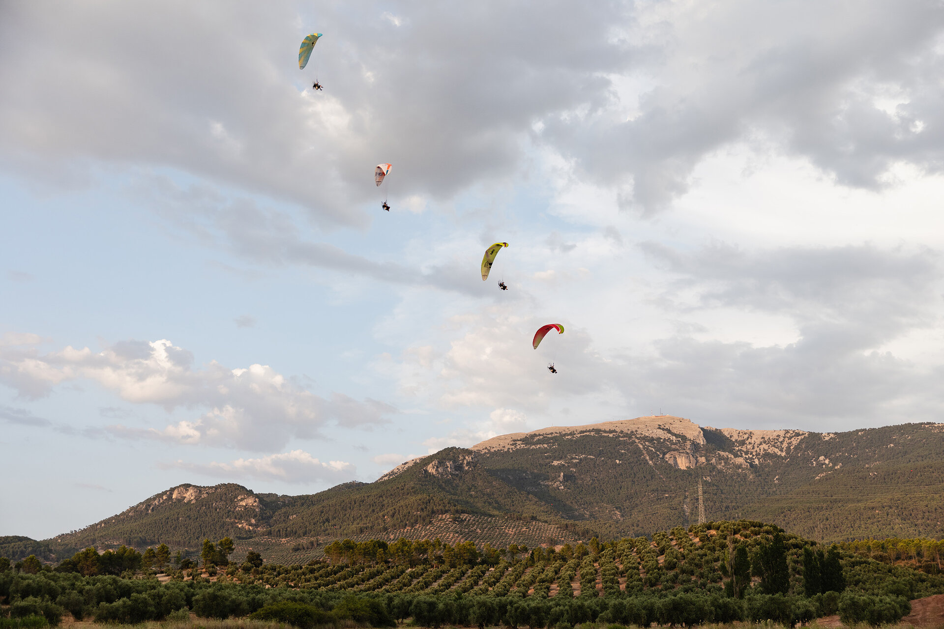 El Yelmo reunirá a 130 pilotos internacionales en una gran cita de parapente