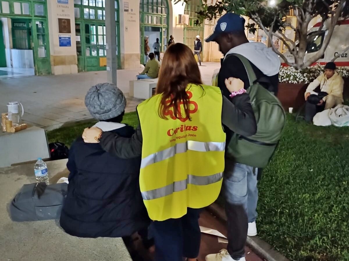 Cáritas destina más de 200.000 euros a atender a 5.000 temporeros 