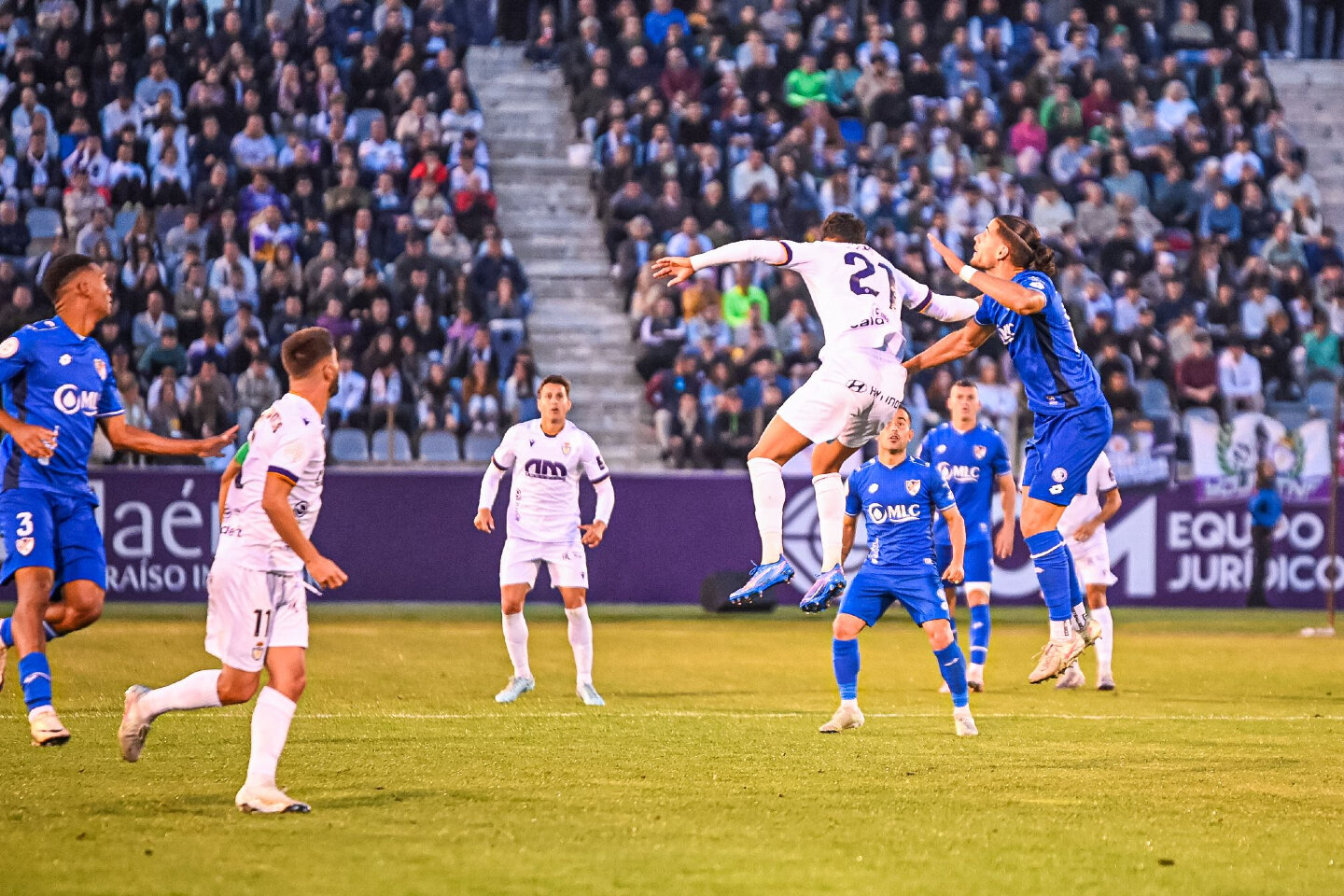 El Linares se lleva el clásico provincial tras vencer al Real Jaén en La Victoria