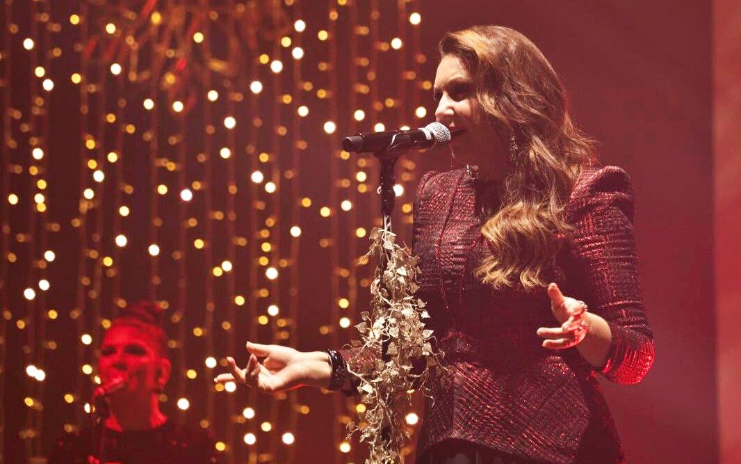 Niña Pastori adelantará las fiestas en el Olivo Arena