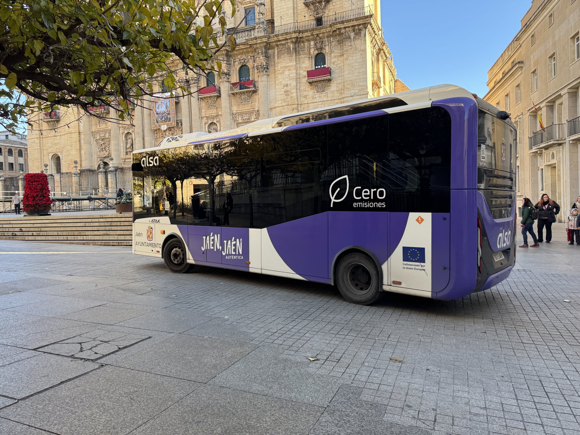 Jaén redibuja su movilidad con cambios en el bus urbano y el traslado del mercadillo