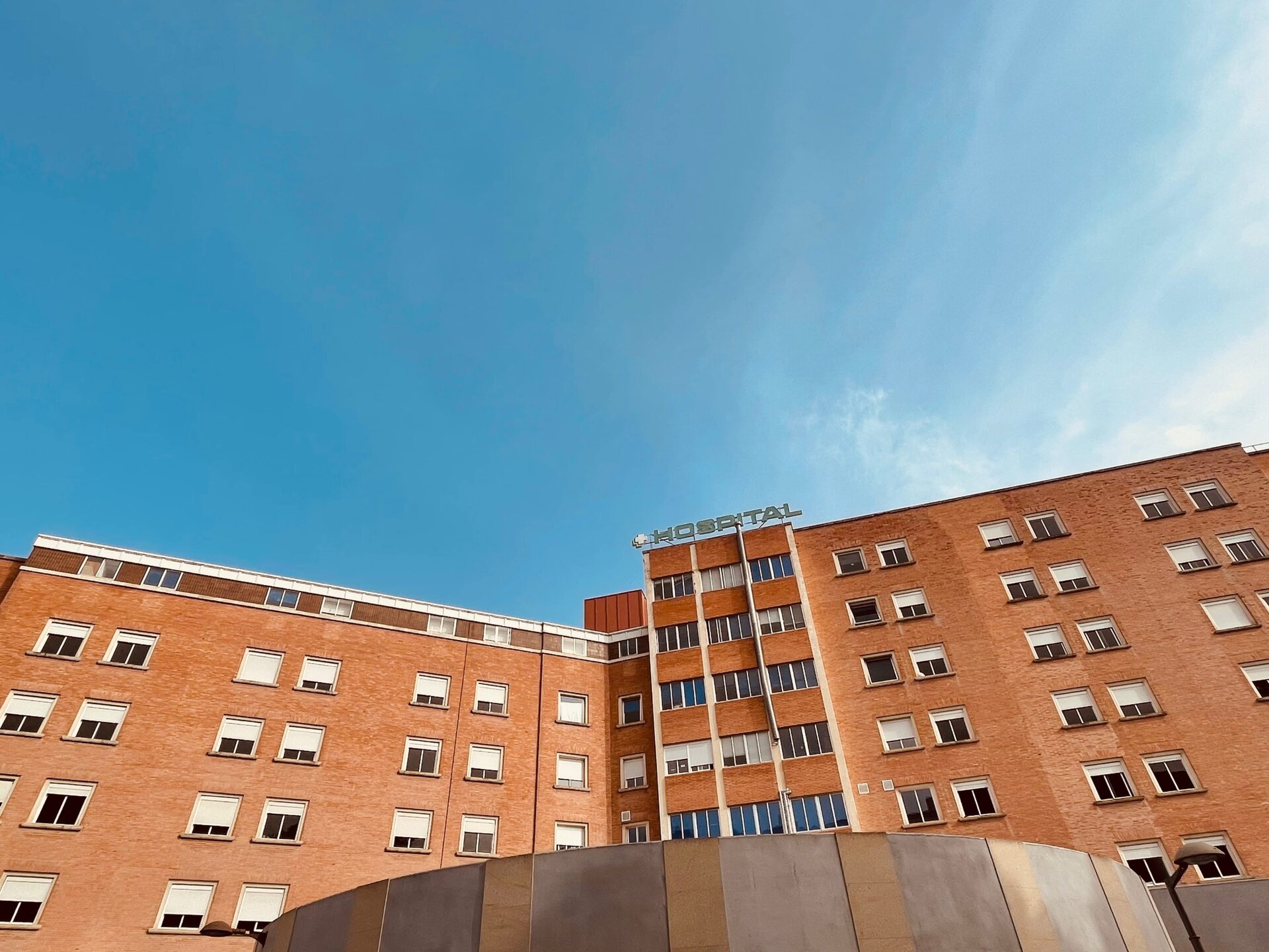 El Sindicato Médico de Jaén alerta de "una crisis preocupante" en los servicios quirúrgicos del Hospital Universitario