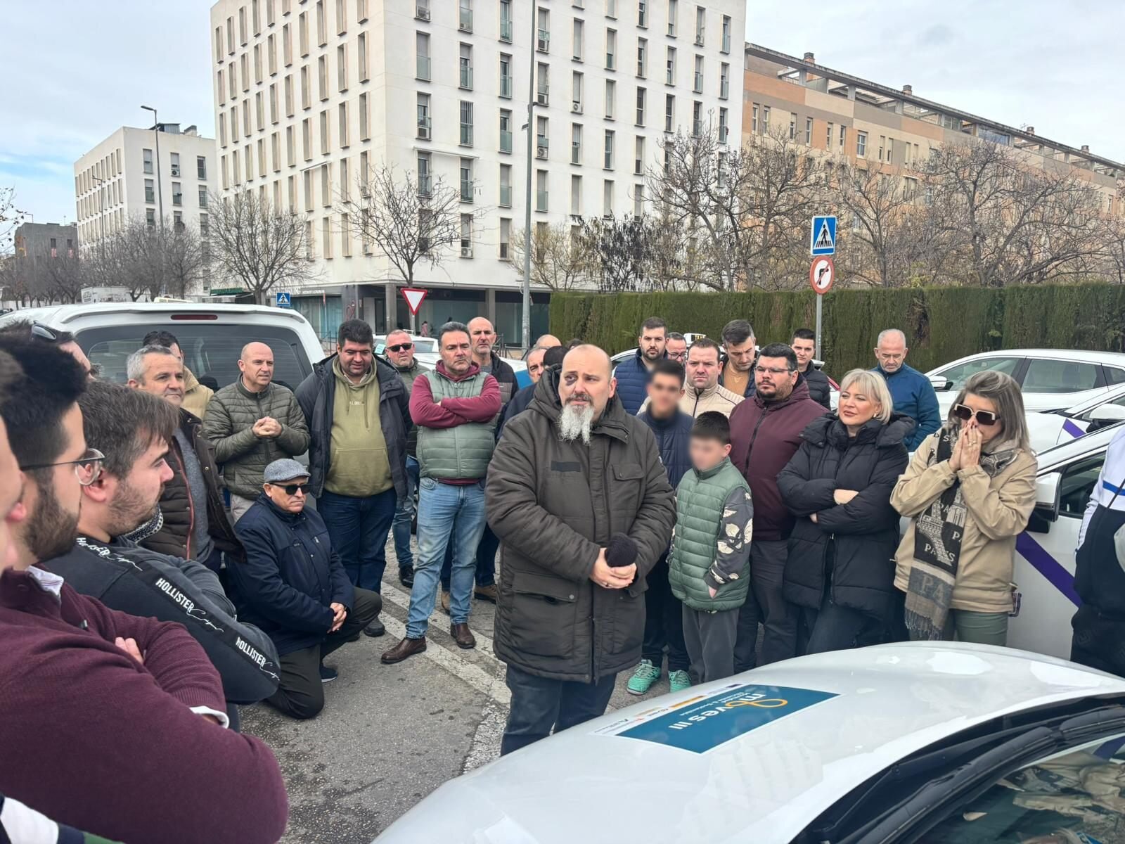 El taxi de Jaén sale a la calle para decir 'basta' a la violencia