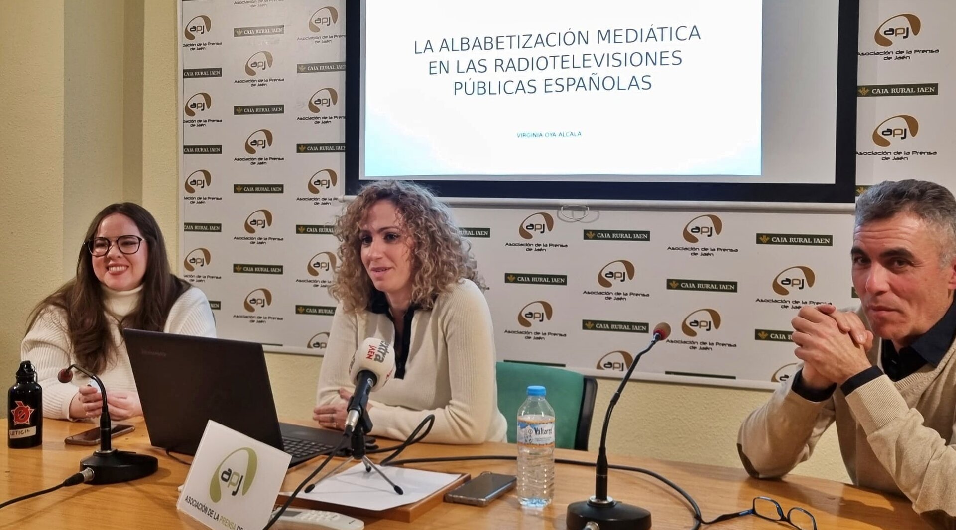 Virginia Oya alerta sobre los desafíos de la alfabetización mediática 