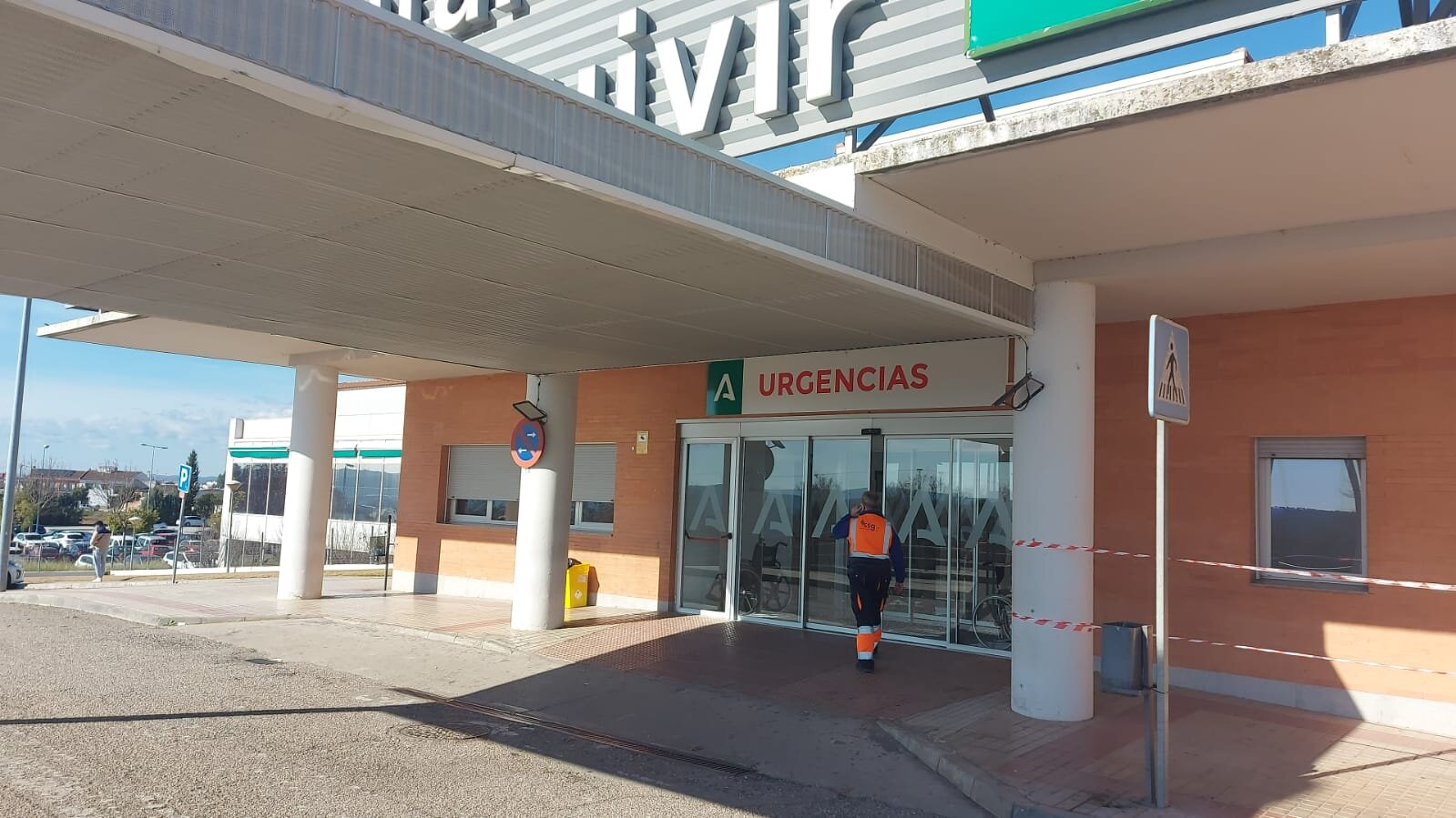 Madres reclaman no ser separadas de sus bebés tras cesáreas en el hospital de Andújar