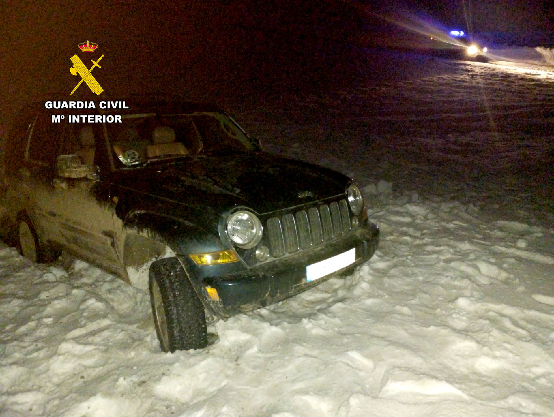 La Guardia Civil auxilia a dos personas atrapadas por la nieve en Santiago-Pontones