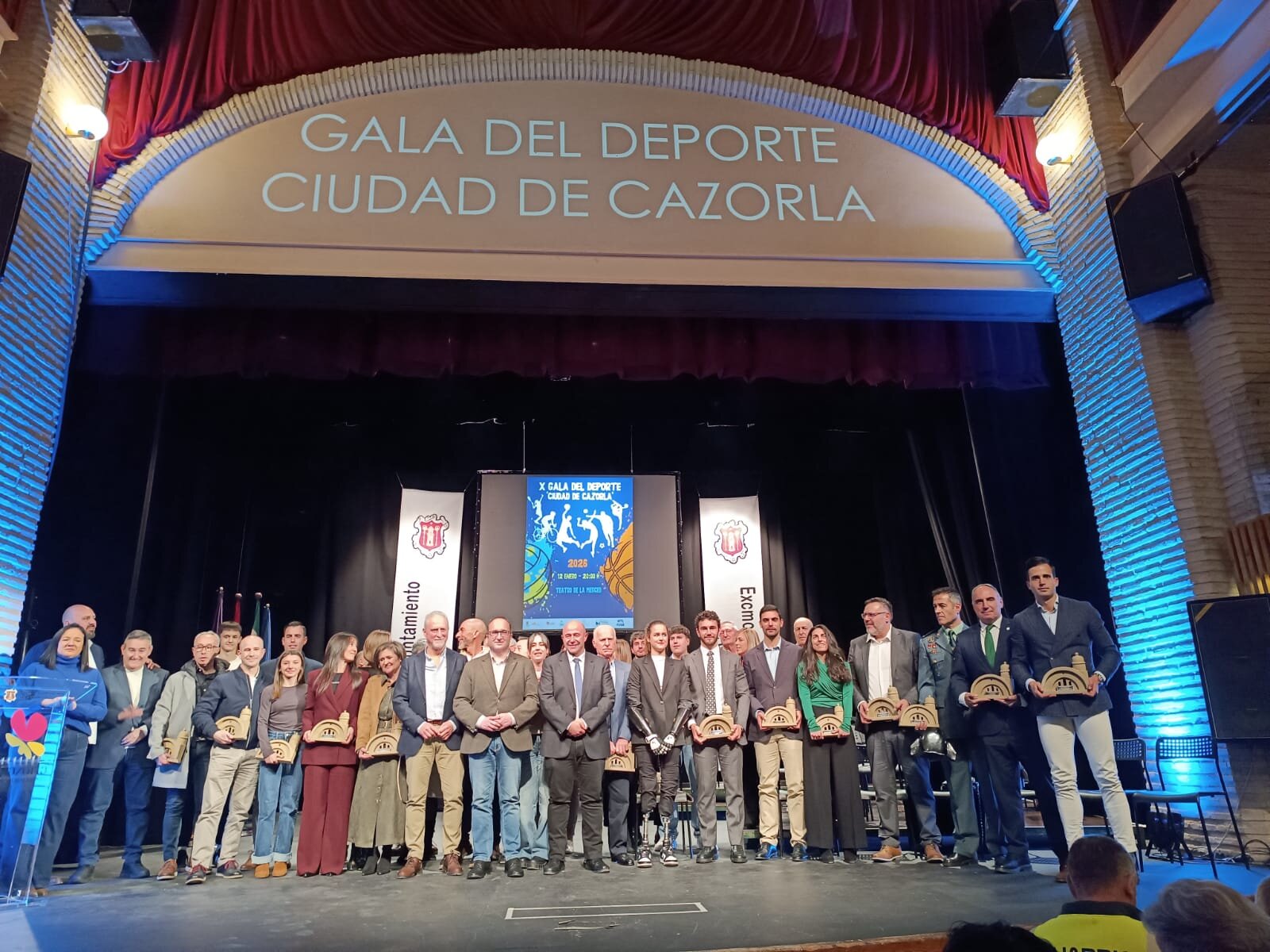 Cazorla rinde homenaje a sus referentes deportivos