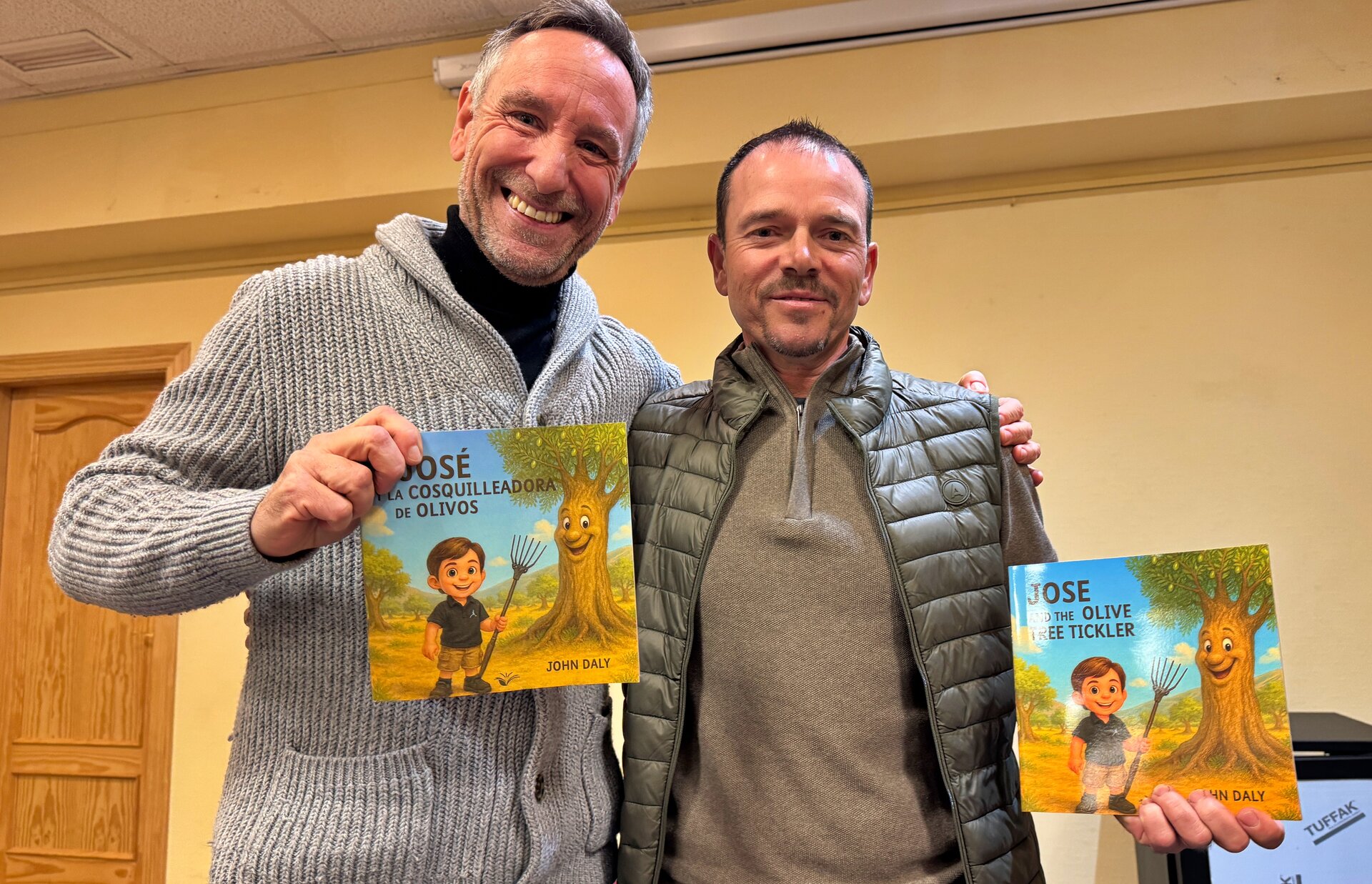 John Daly rinde homenaje al olivar de Frailes con un libro infantil