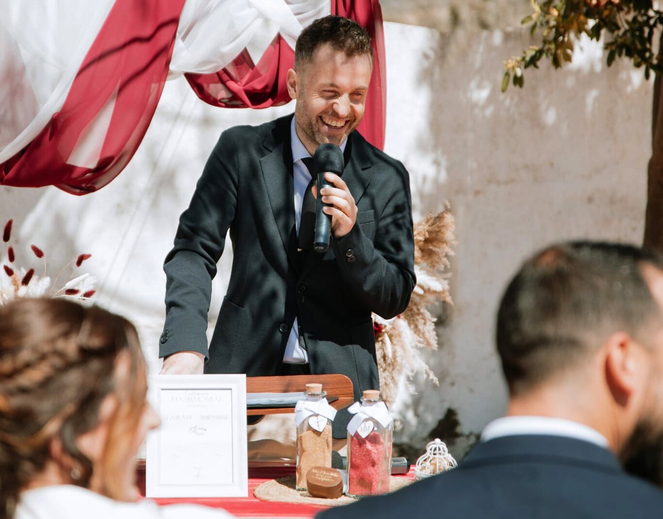 Raúl Muñoz, maestro de ceremonias: “Algunas parejas me han sentido como un amigo”