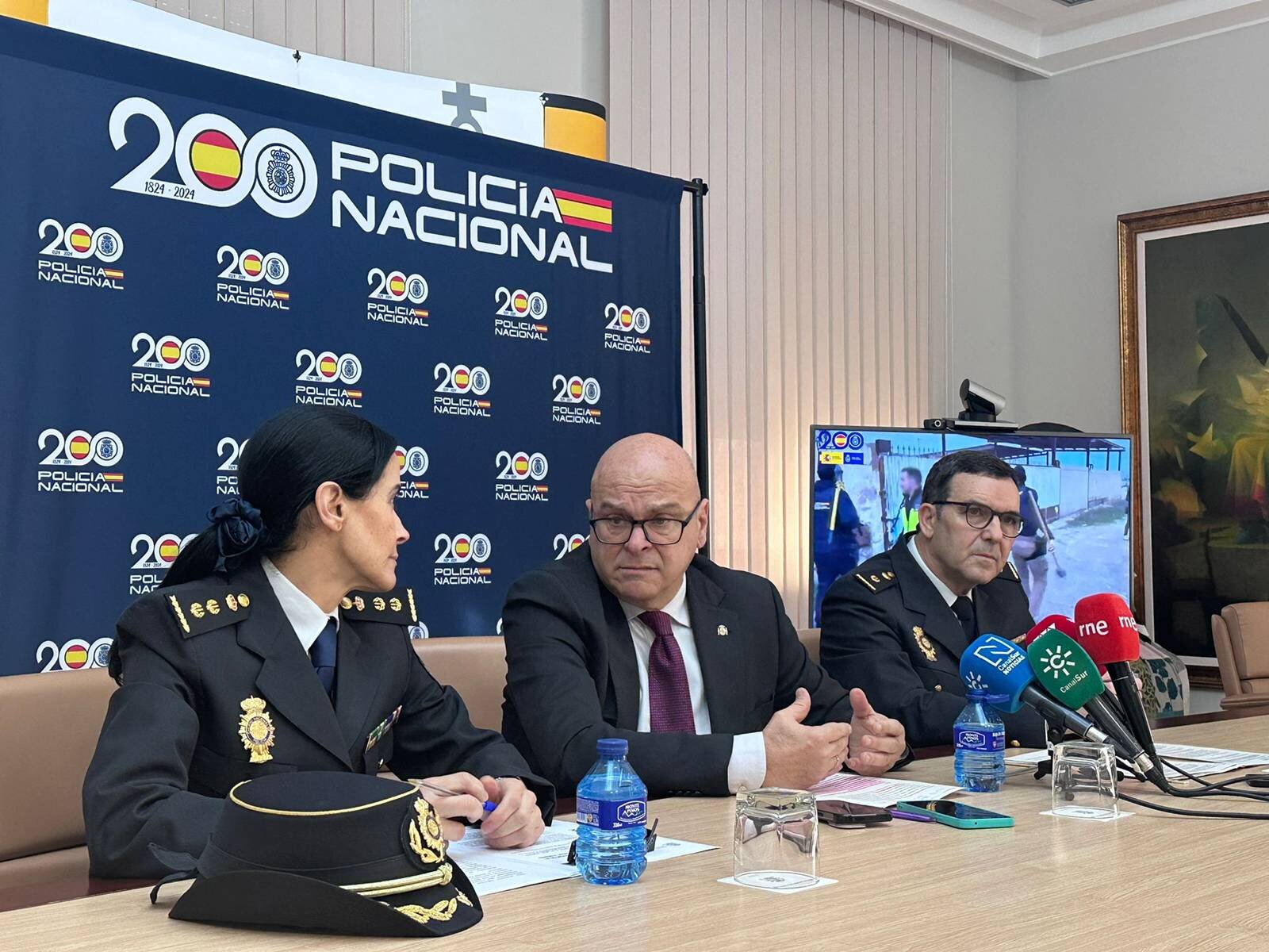 Detenidos tres miembros de una banda especializada en robos por alunizaje