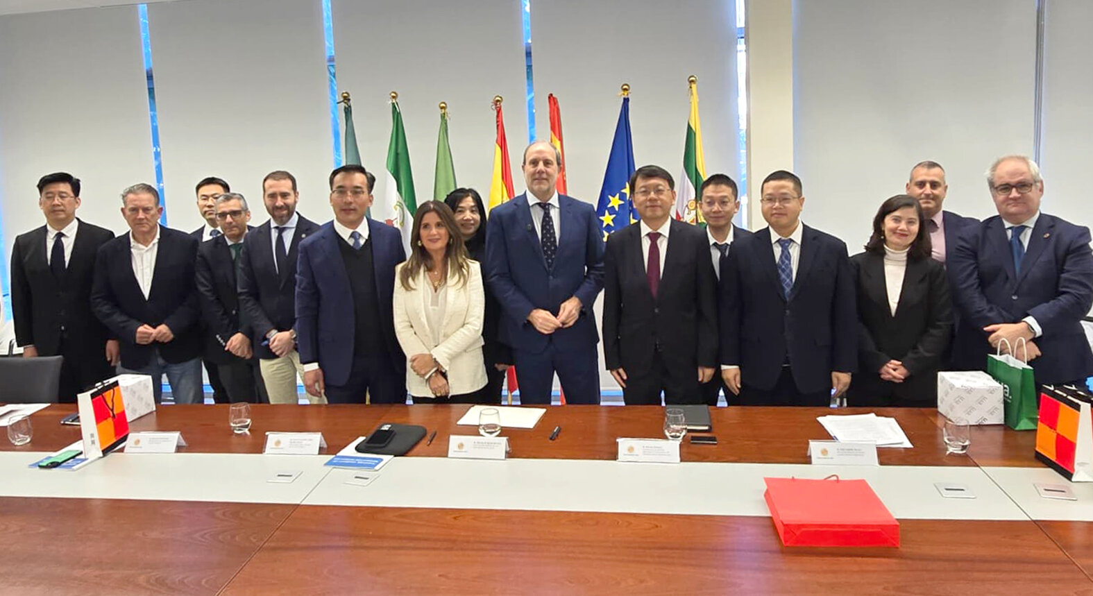 La UJA abre una vía de cooperación académica y tecnológica con el principal polo innovador de China
