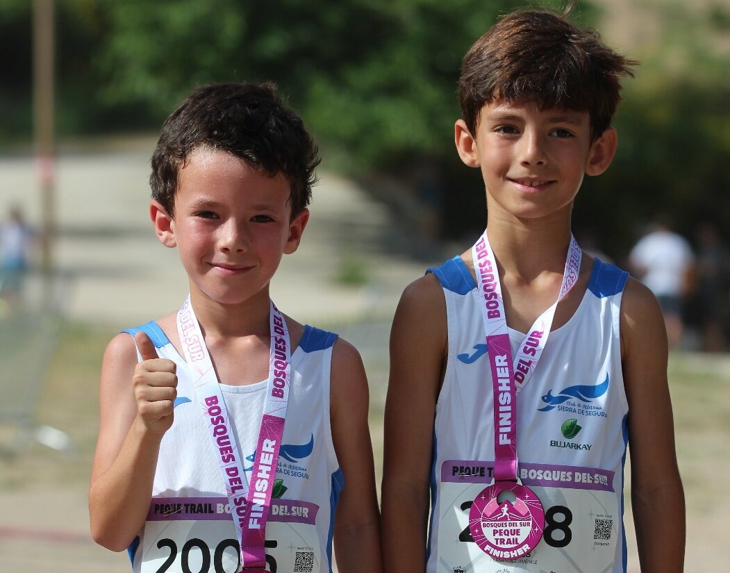 Los hermanos de Villanueva del Arzobispo que vuelan campo a través