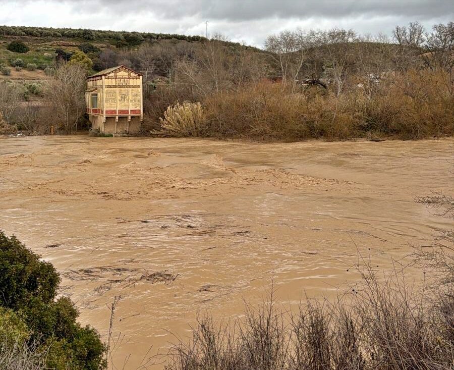 Espeluy empieza a romper su aislamiento tras el temporal