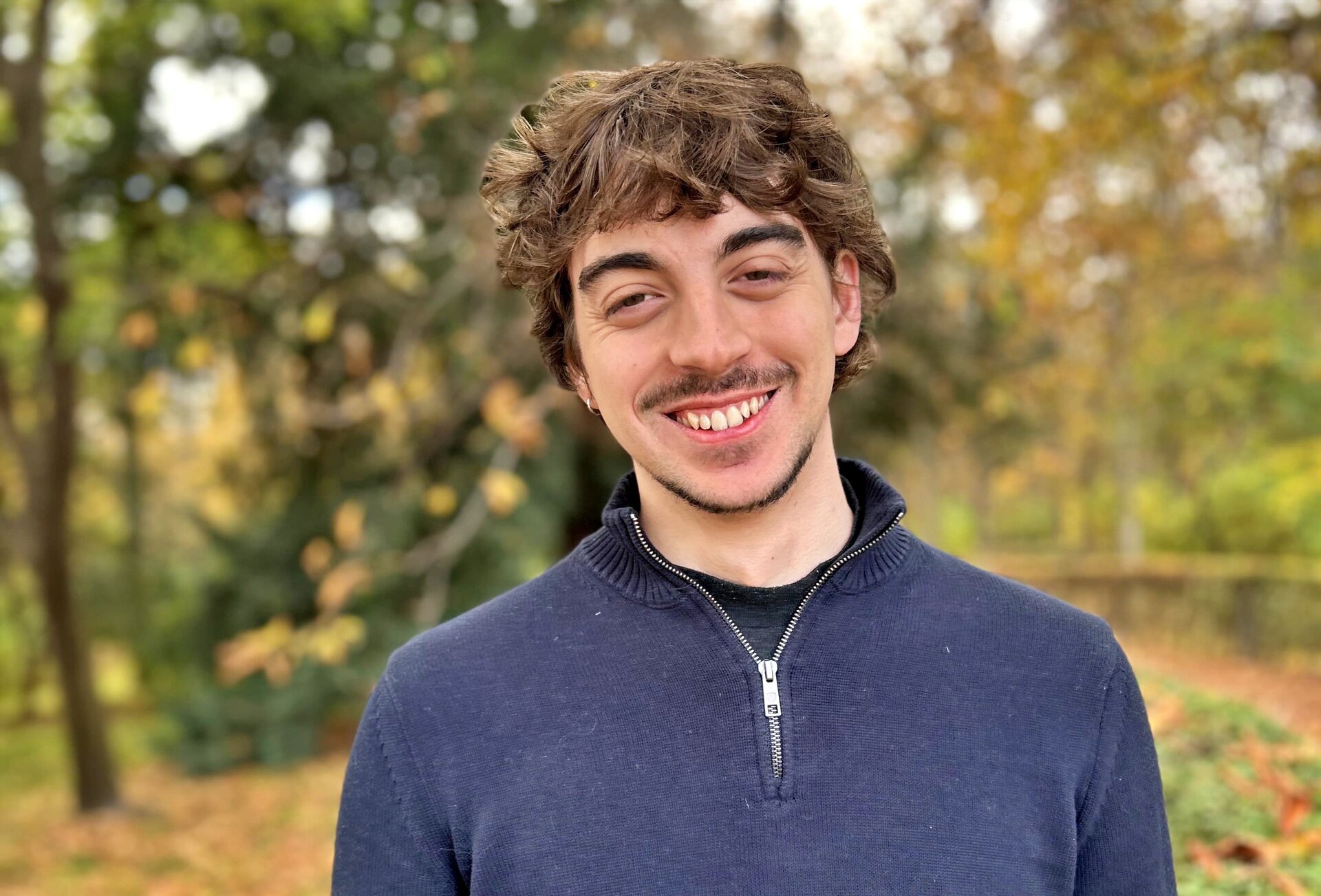 "Expongo el valor del pasado de España sin complejos"