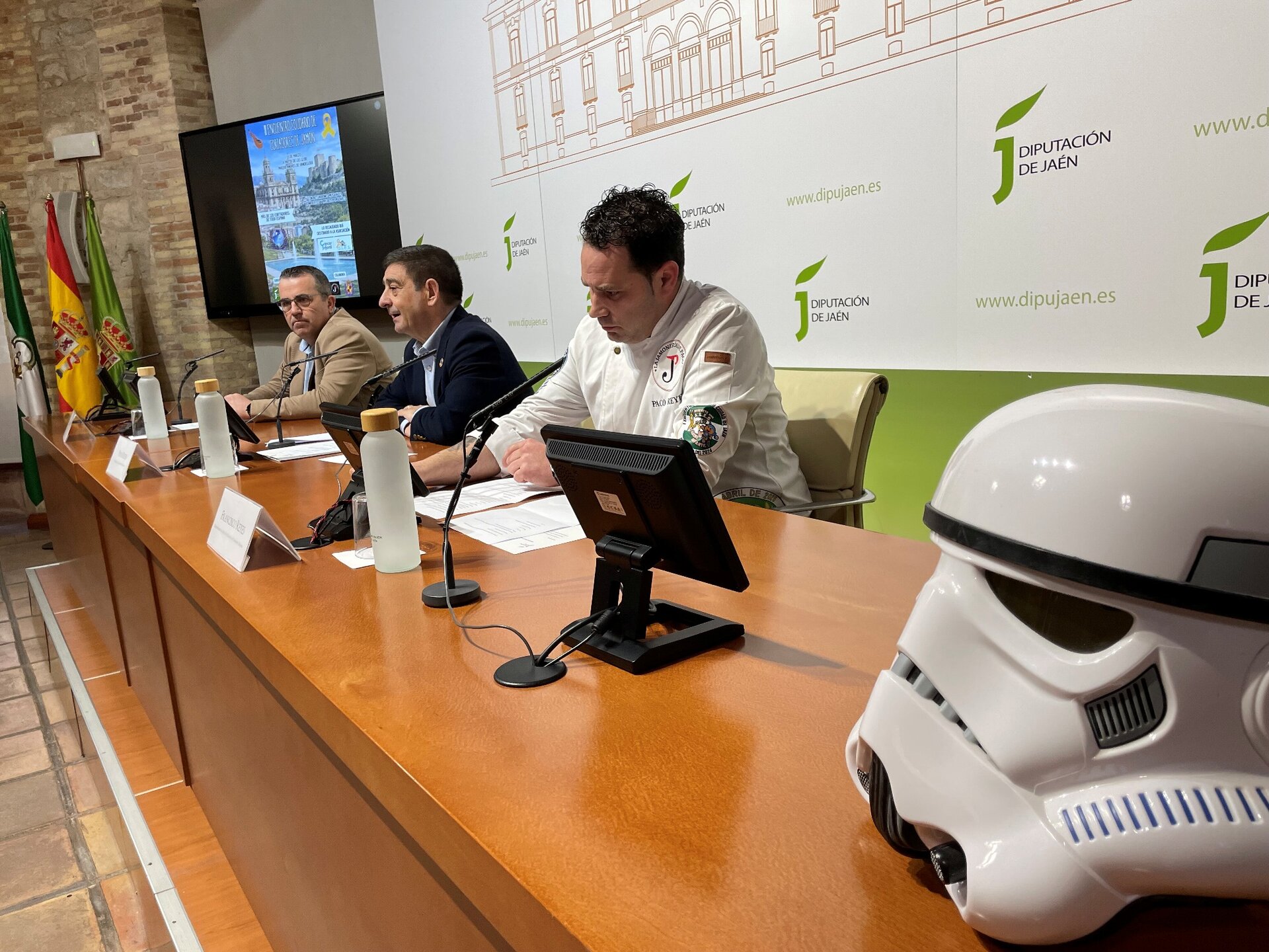 Más de 150 cortadores de jamón se volcarán con los menores con cáncer