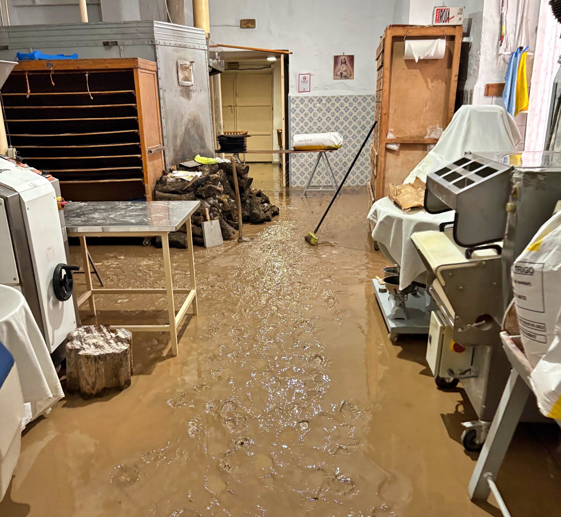 El molino de Ribera Baja que sigue en vilo por el temporal