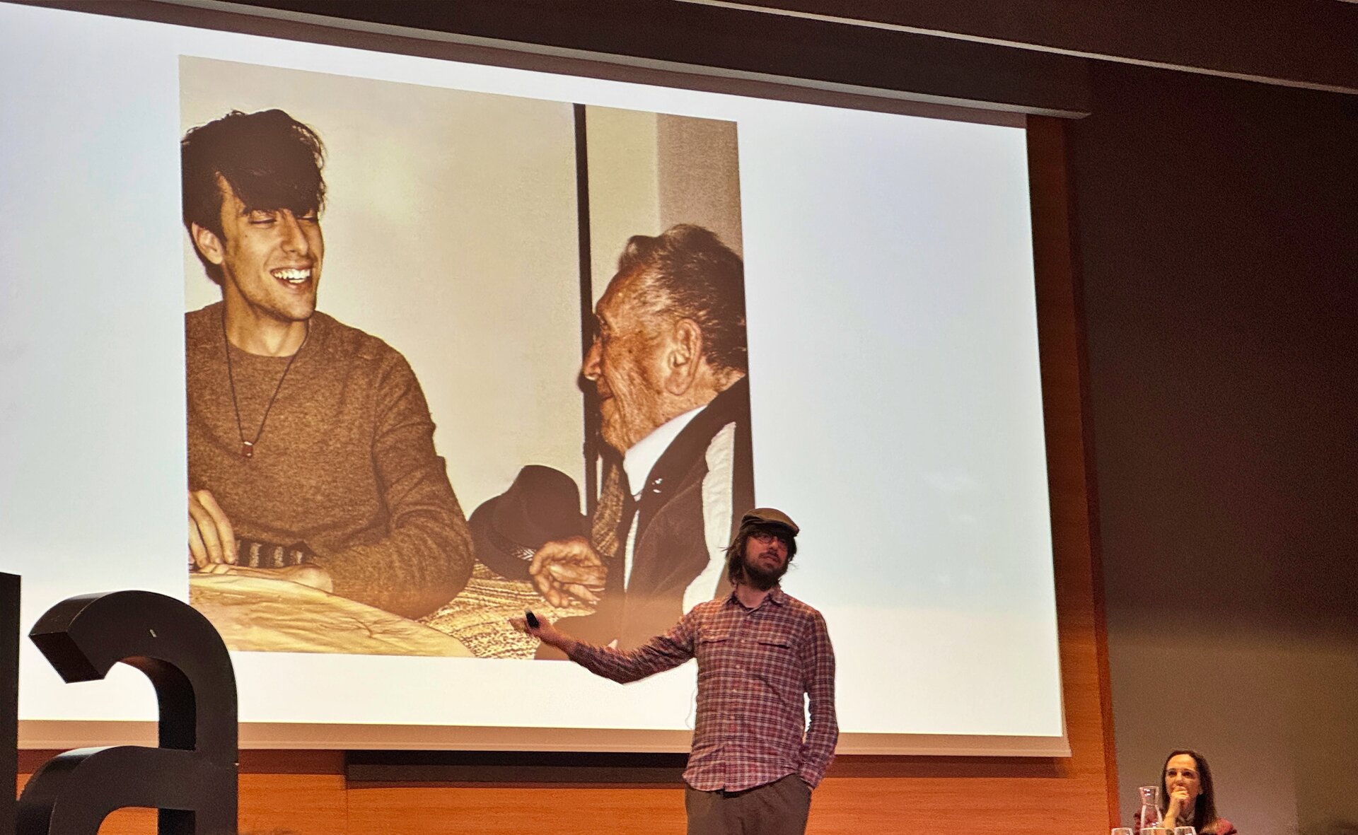 David Uclés desvela en la UJA el origen de su realismo mágico y anuncia una serie sobre su gran novela