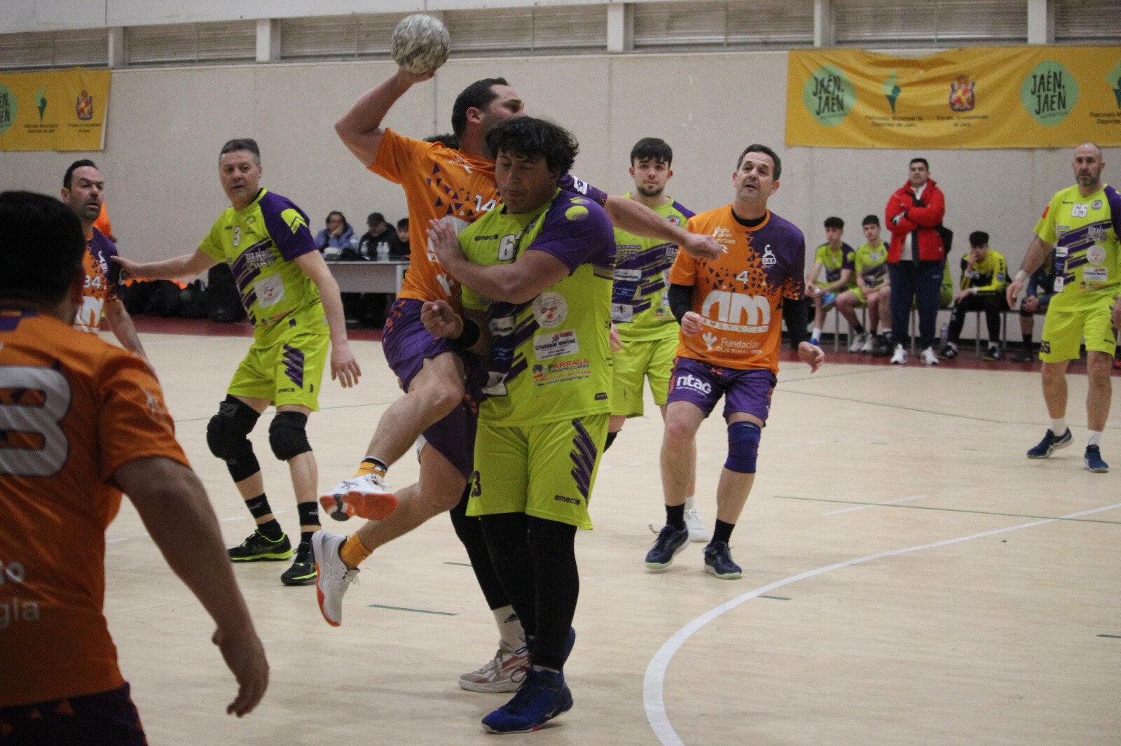 Los veteranos de Sonrisas GAB Jaén protagonizan un triangular marcado por el compañerismo