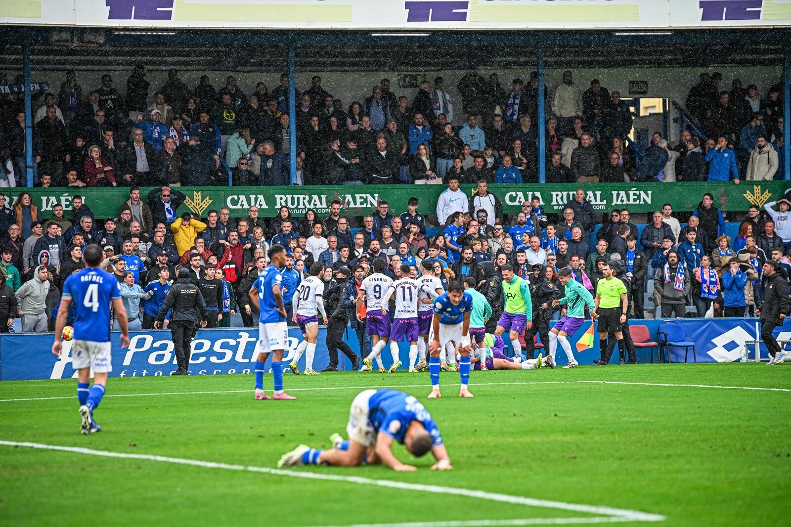 El Real Jaén empata en Linarejos con un gol en el último minuto