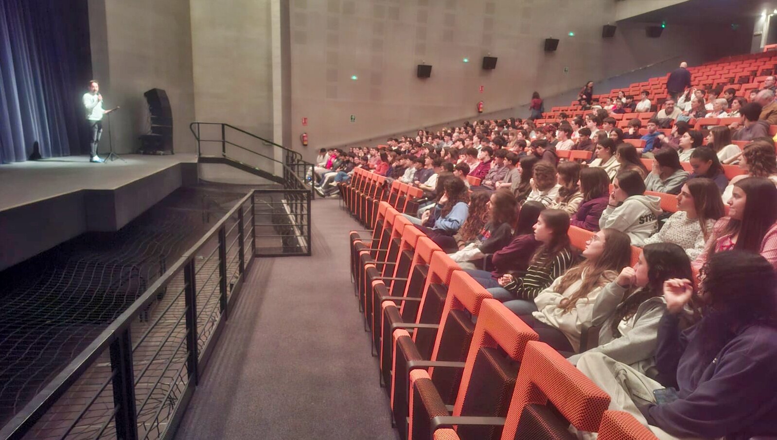 El IES Auringis triunfa con el estreno del Festival de Teatro Joven