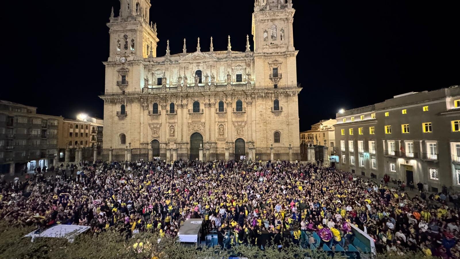 Jaén toma las calles para celebrar a un equipo que ya es historia