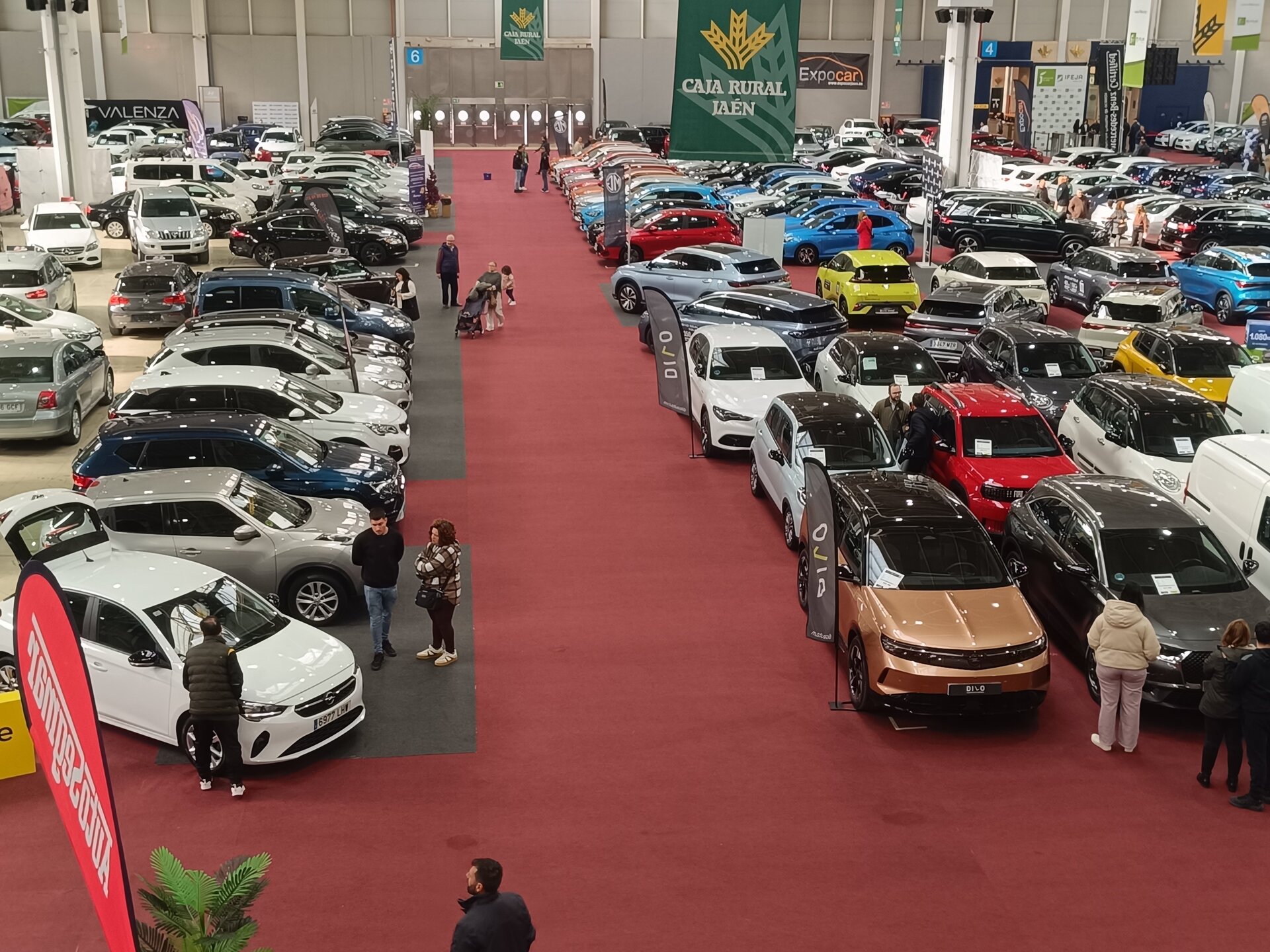 El Salón del Vehículo de Ocasión y Seminuevo dconfirma su tirón con 220 coches vendidos