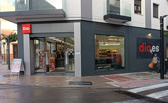La nueva tienda de Dia en Linares genera ocho empleos