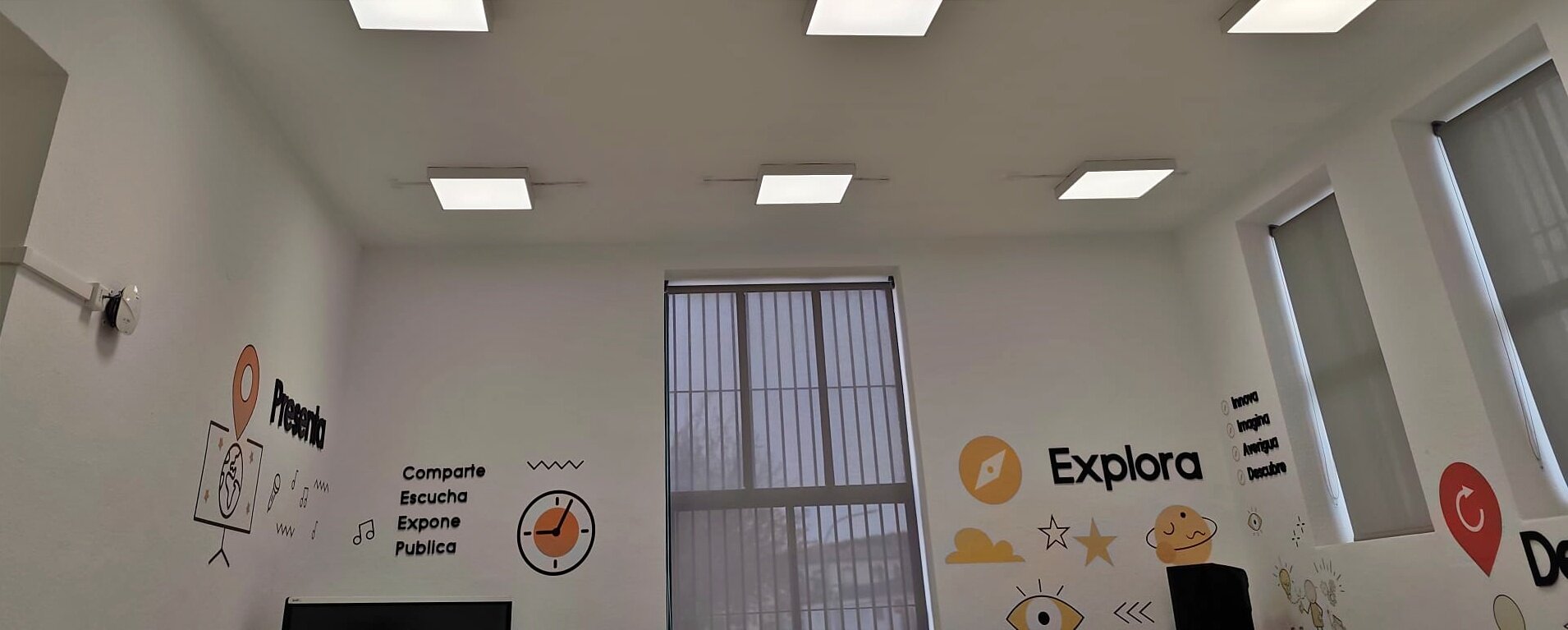 Lopera invierte 30.000 euros en renovar la iluminación del colegio Miguel de Cervantes