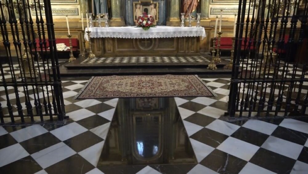 CUATRO SIGLOS INSEPULTO, 25 AÑOS SEPULTADO