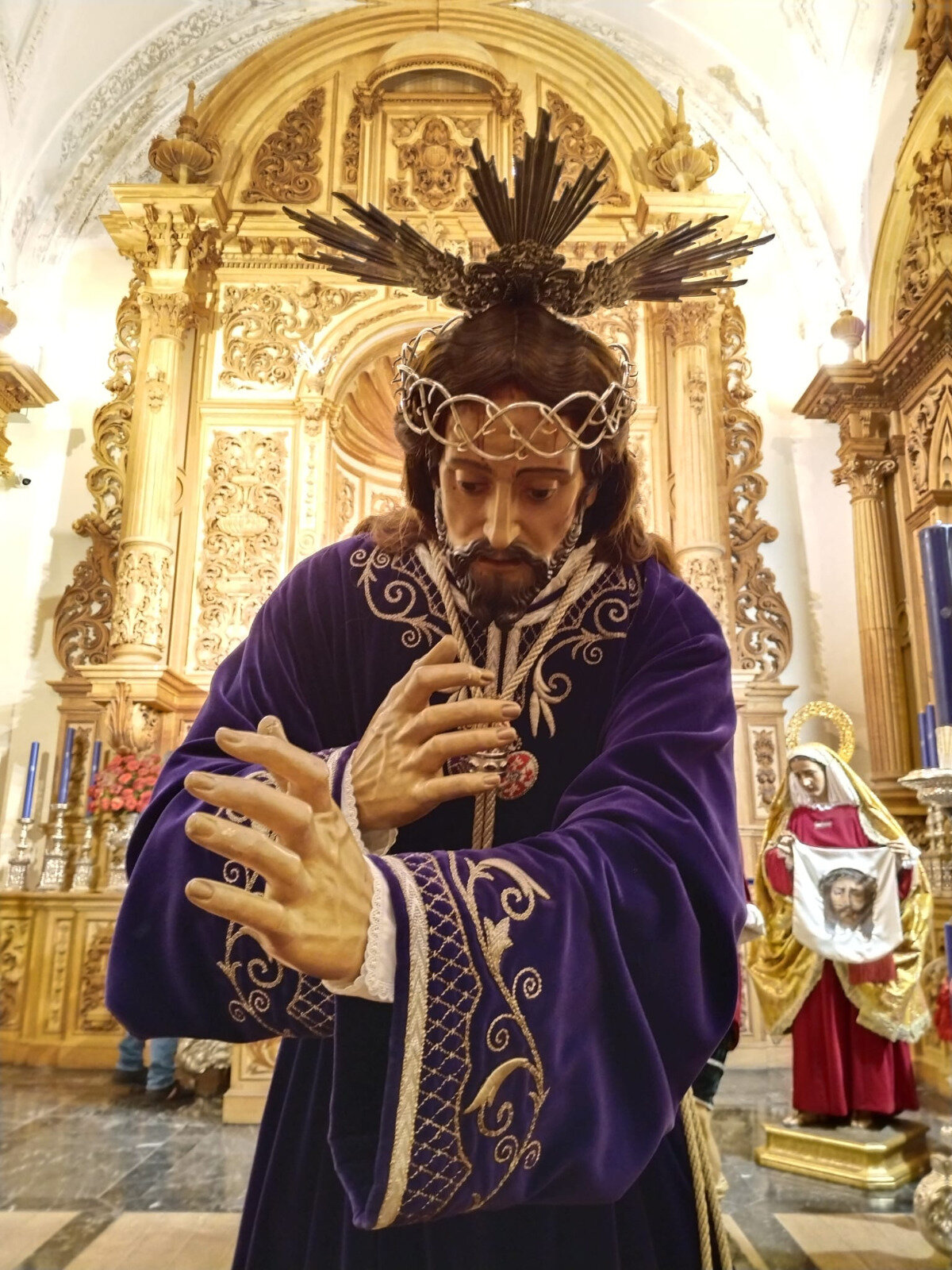 Revisan el estado de conservación de la imagen de ‘El Abuelo’ de Jaén