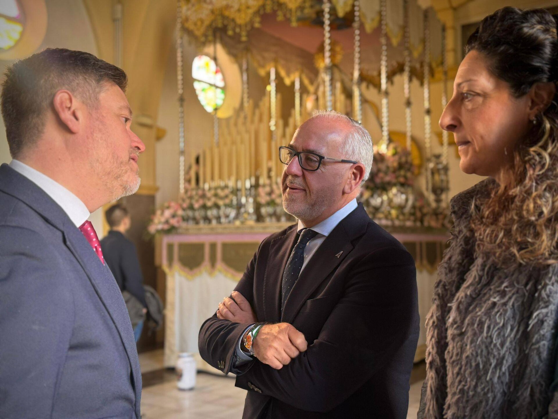 La Junta cesa a Jesús Estrella y Elena González y Ana Mata asume la Delegación en funciones