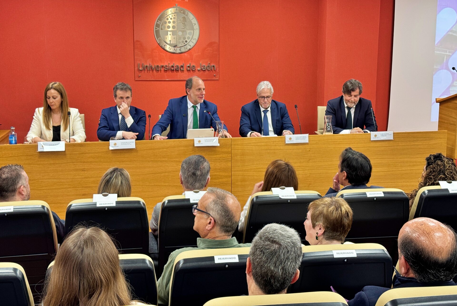 El comercio minorista de Jaén busca dar el salto digital para atraer a clientes jóvenes