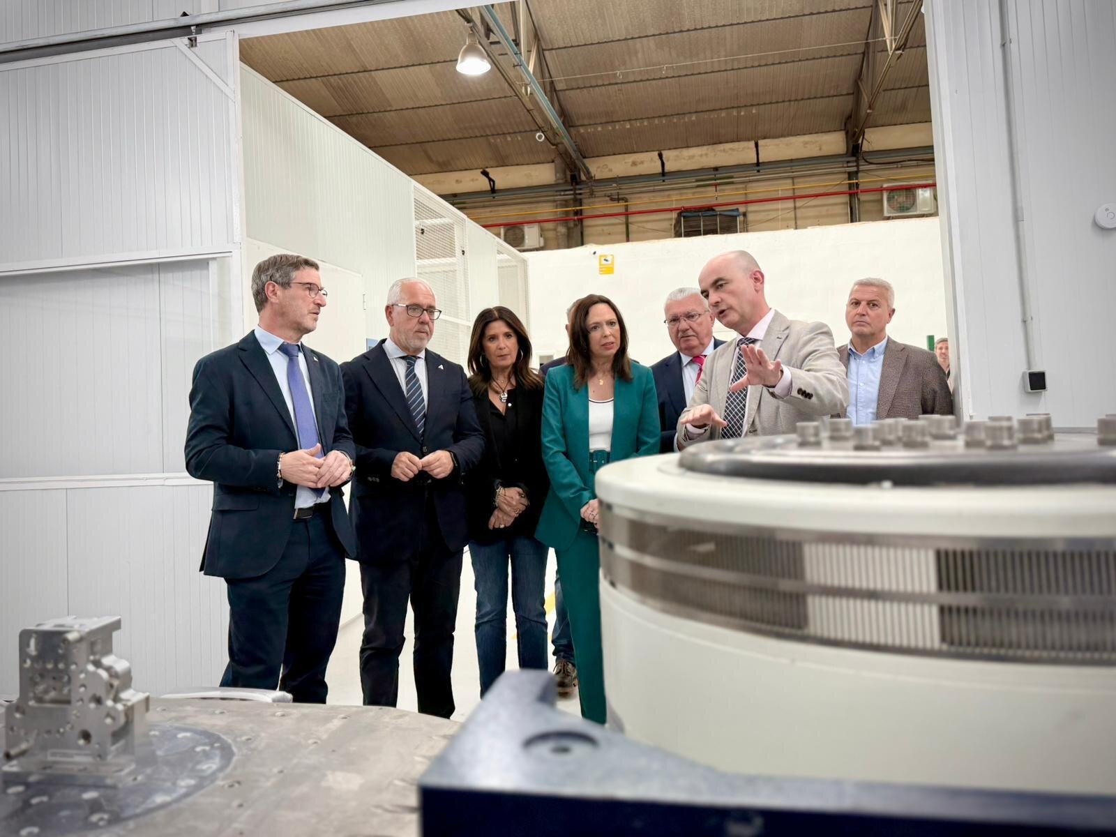 Rocío Díaz visita Cetemet y destaca su papel en la innovación industrial en Linares