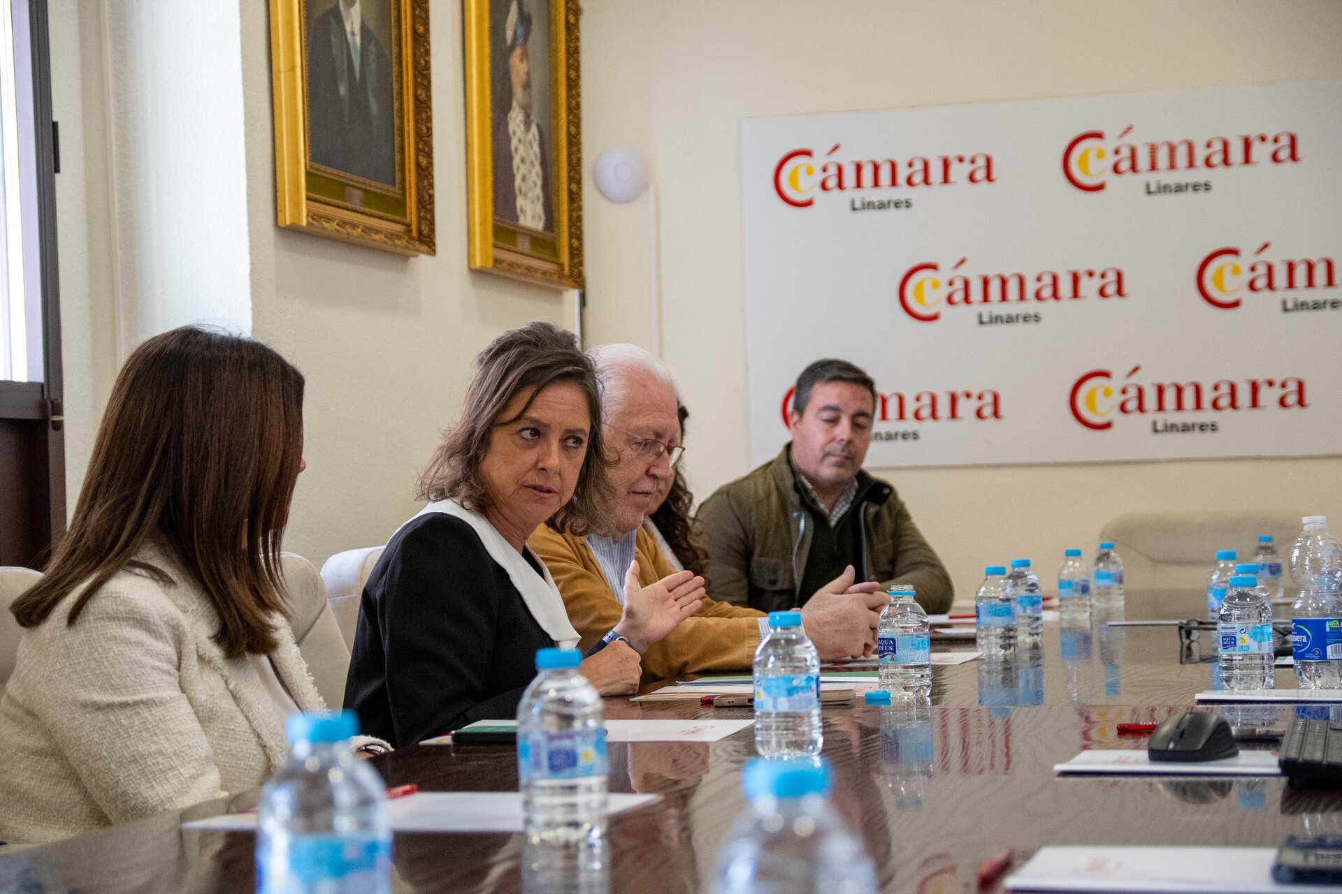 La Junta y la Cámara de Comercio de Linares examinan el panorama económico local
