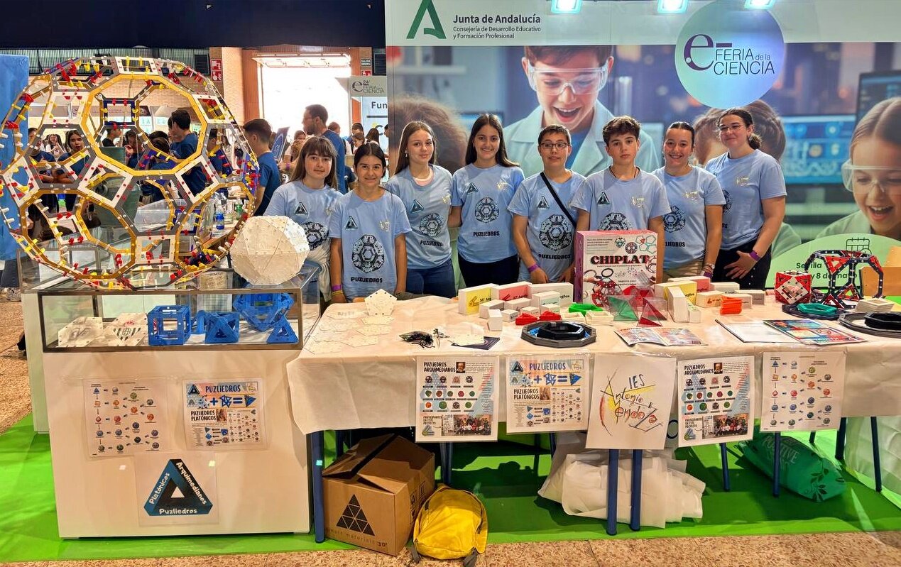 El 'Antonio de Mendoza' lleva su 'Puzliedros' a la Feria de la Ciencia de Sevilla
