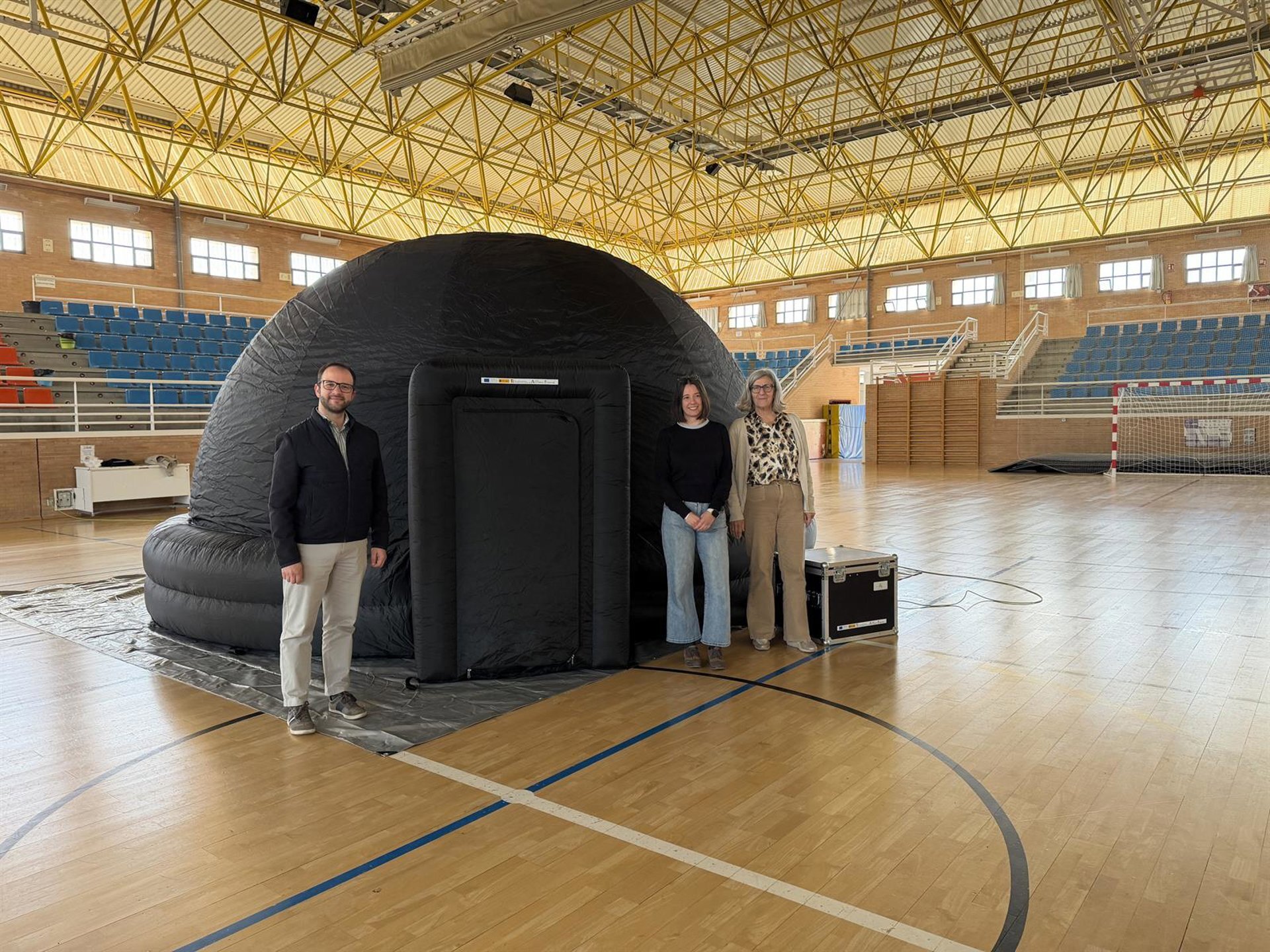 Alcalá la Real incorpora un planetario móvil para impulsar el astroturismo