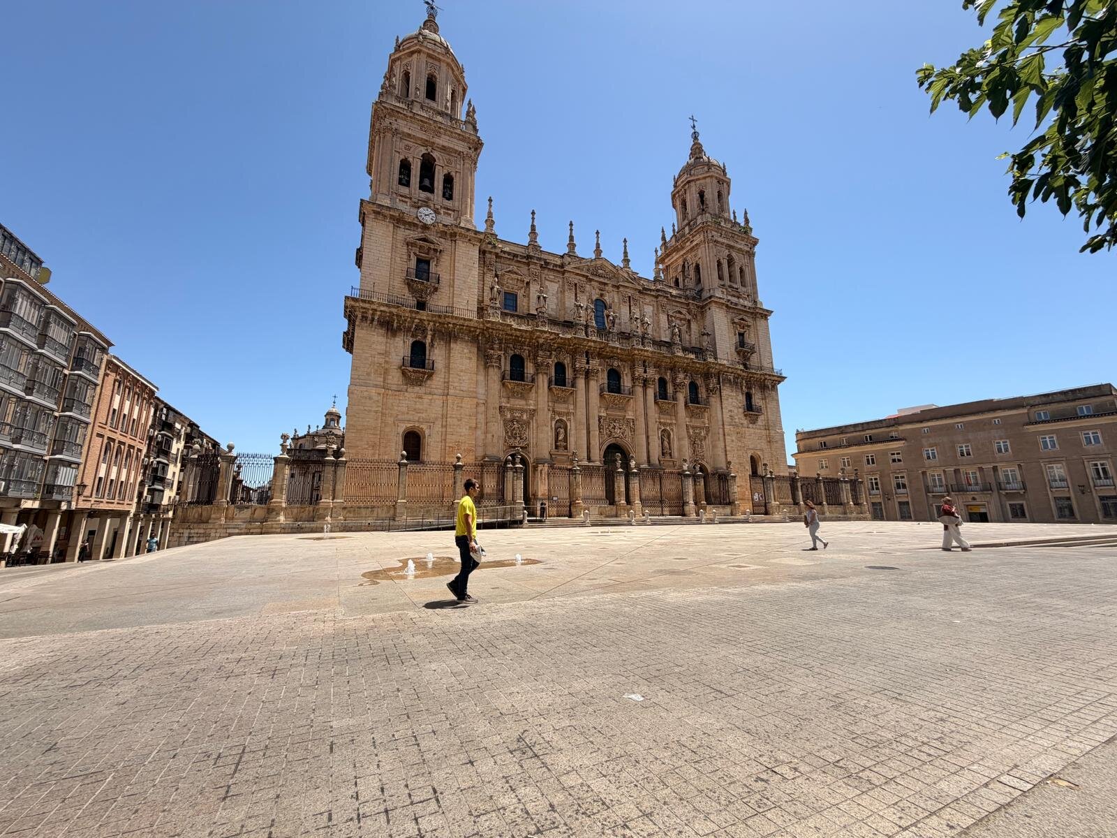 La provincia despide mayo con dos días por encima de los 40 grados