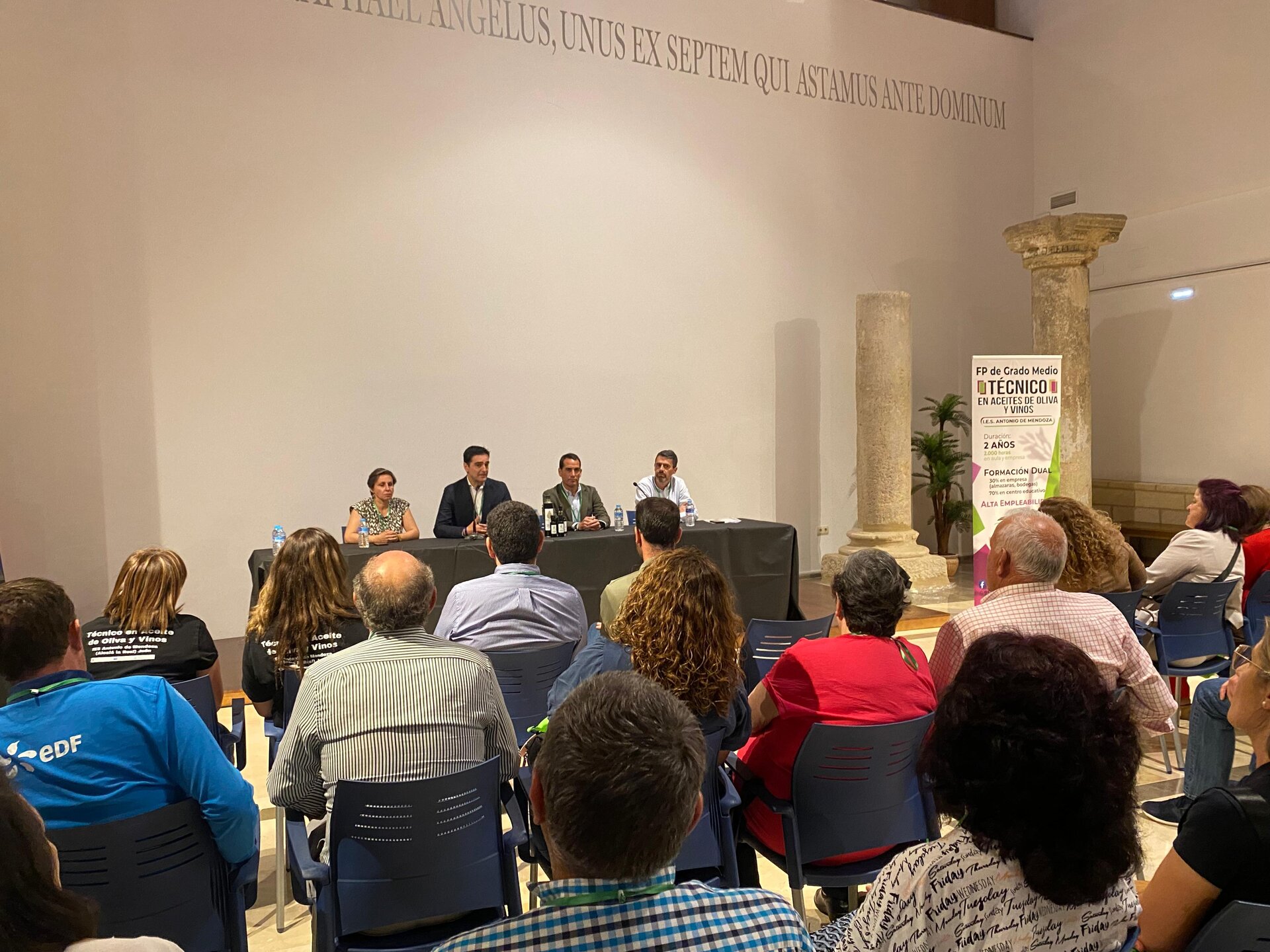El 'Antonio de Mendoza' convierte el aceite en herramienta de innovación y aprendizaje