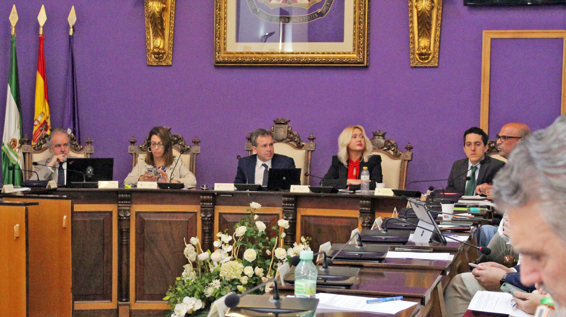Jaén roza el equilibrio en sus cuentas, pero sigue bajo presión por la deuda